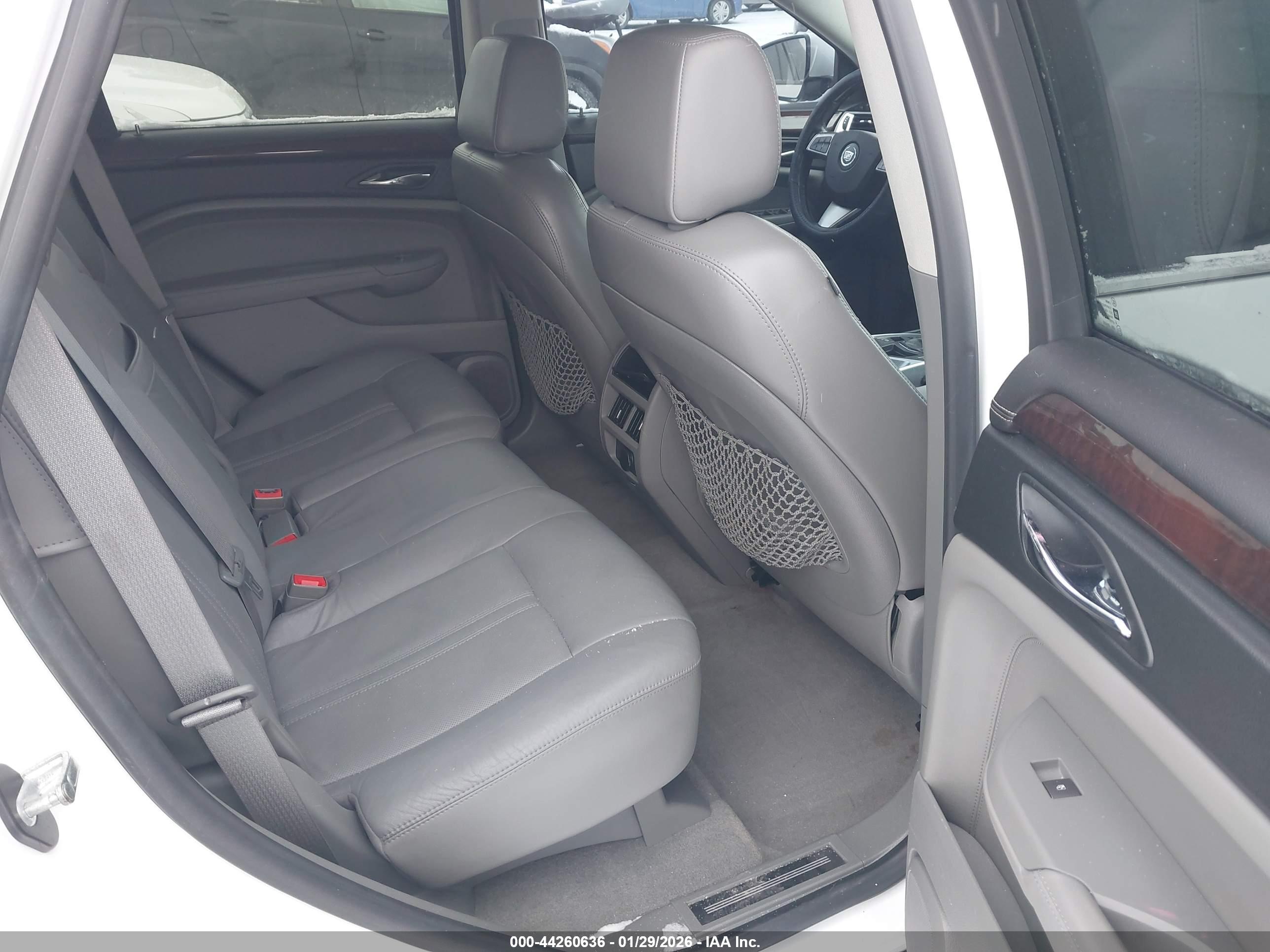 CADILLAC SRX image 8