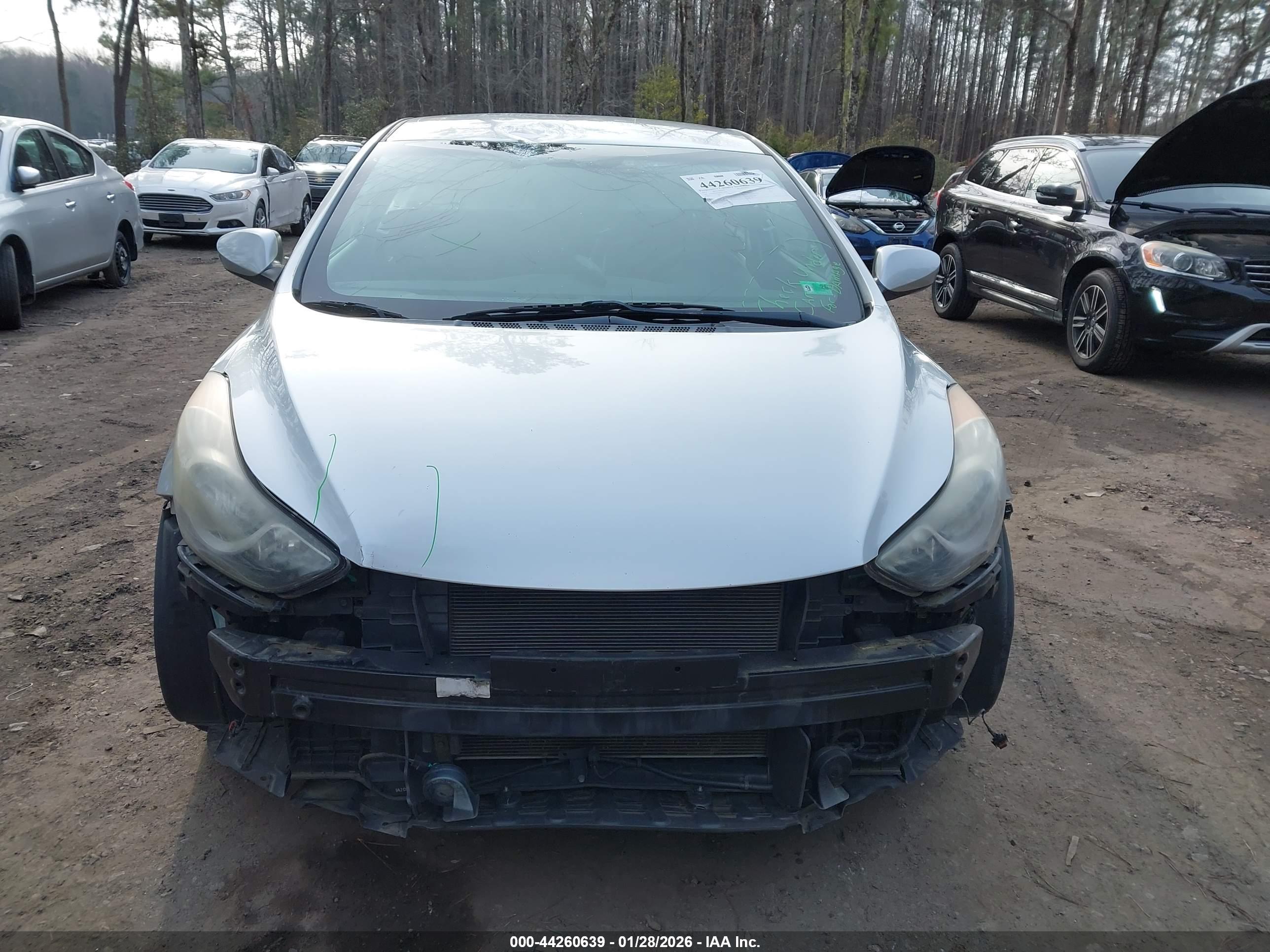 HYUNDAI ELANTRA image 6