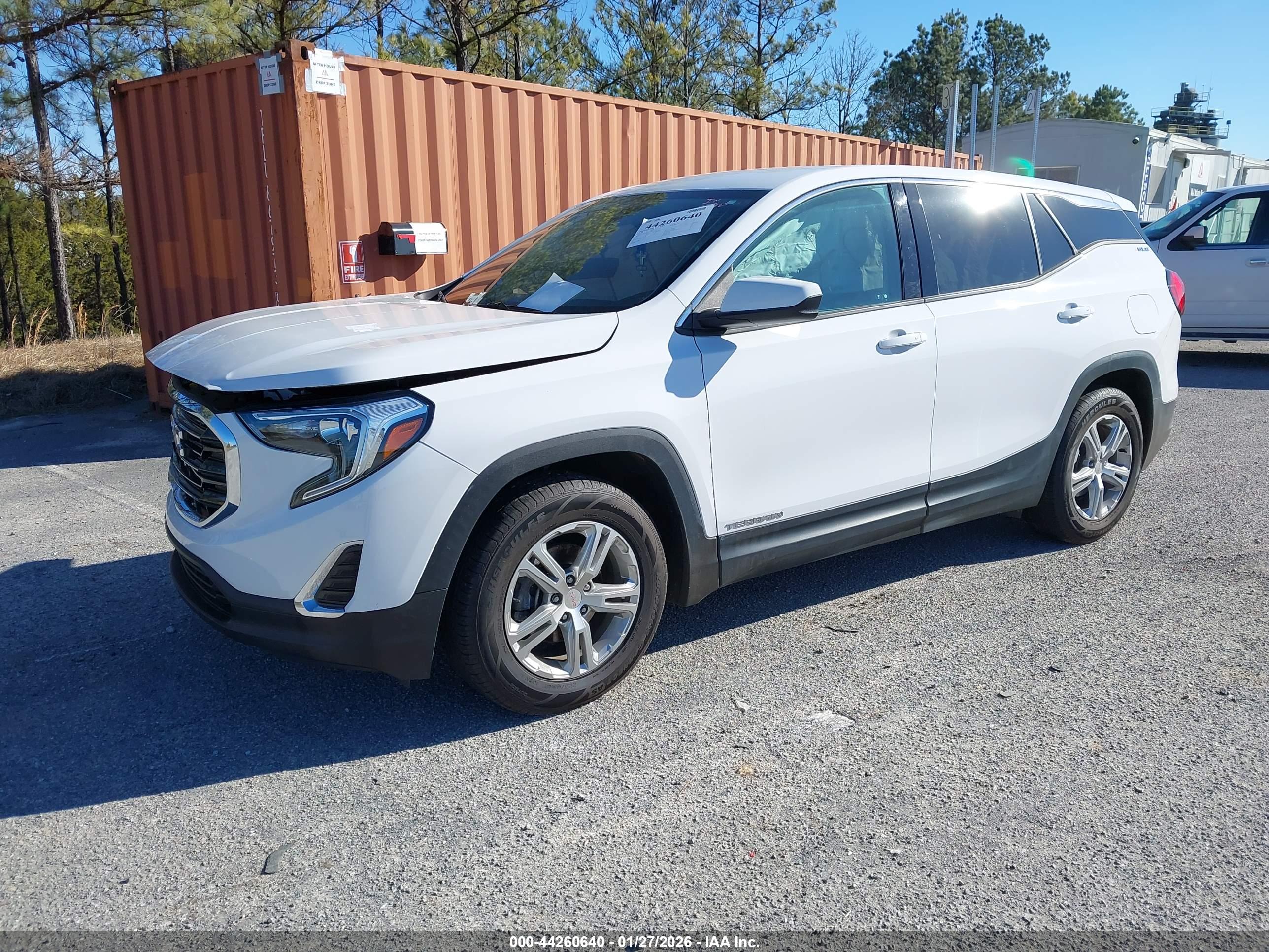 GMC TERRAIN image 2