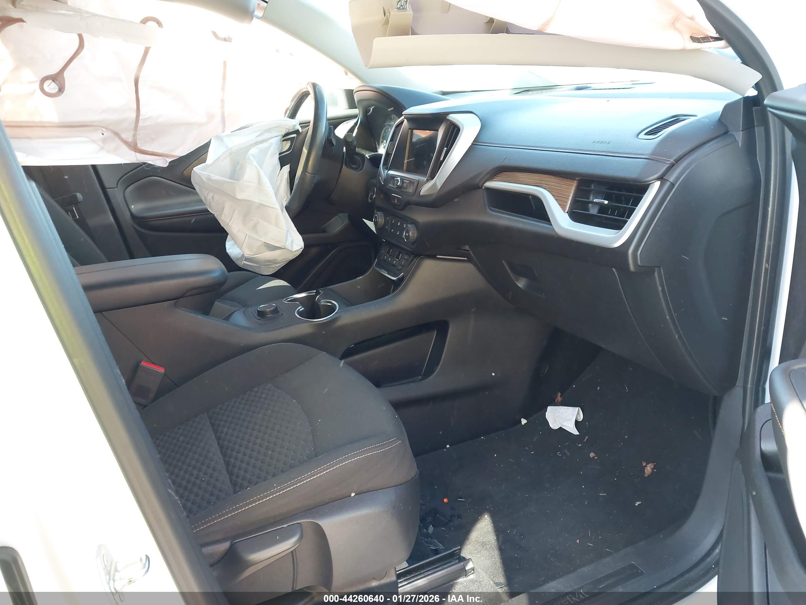 GMC TERRAIN image 5