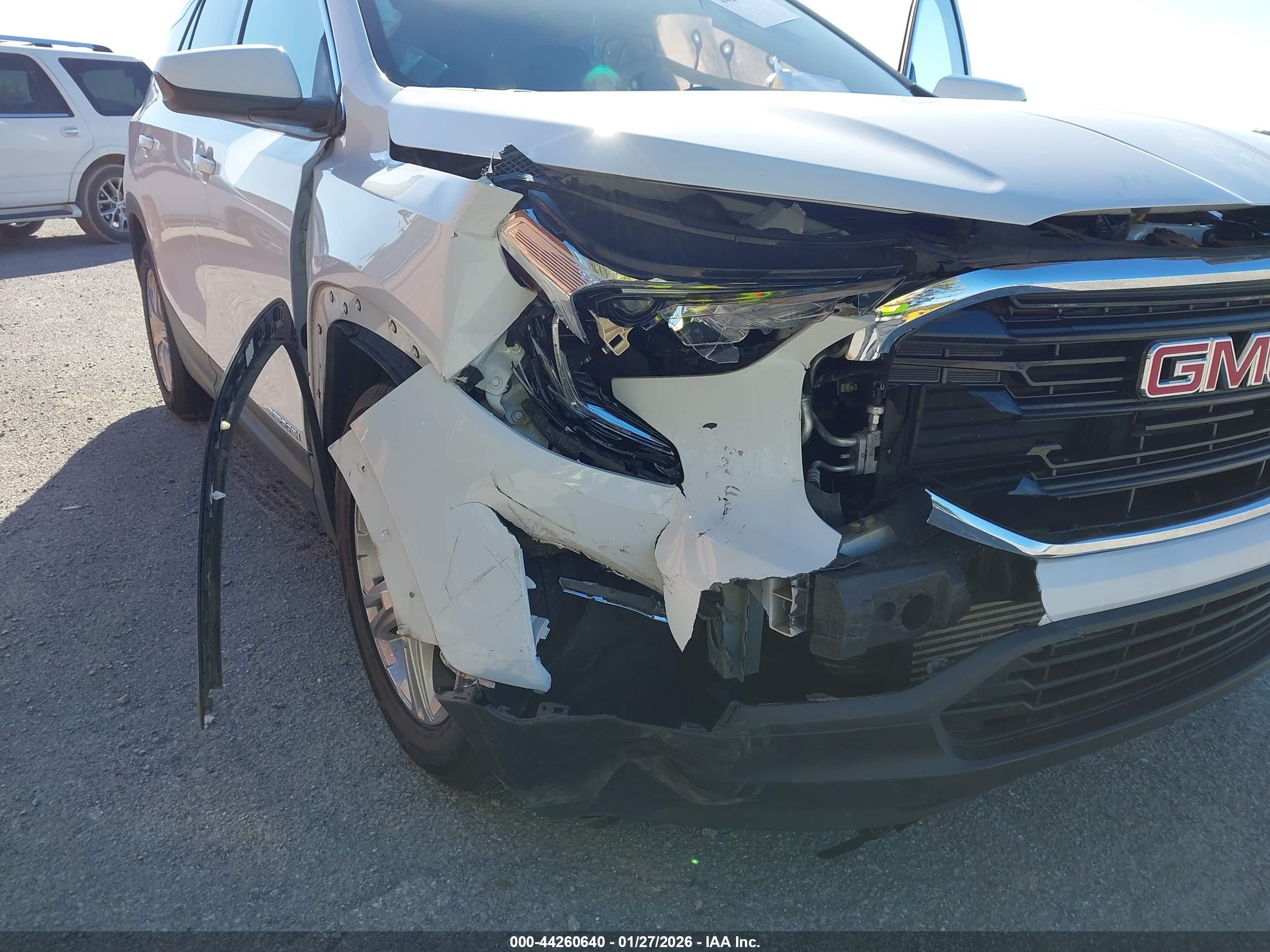 GMC TERRAIN image 6