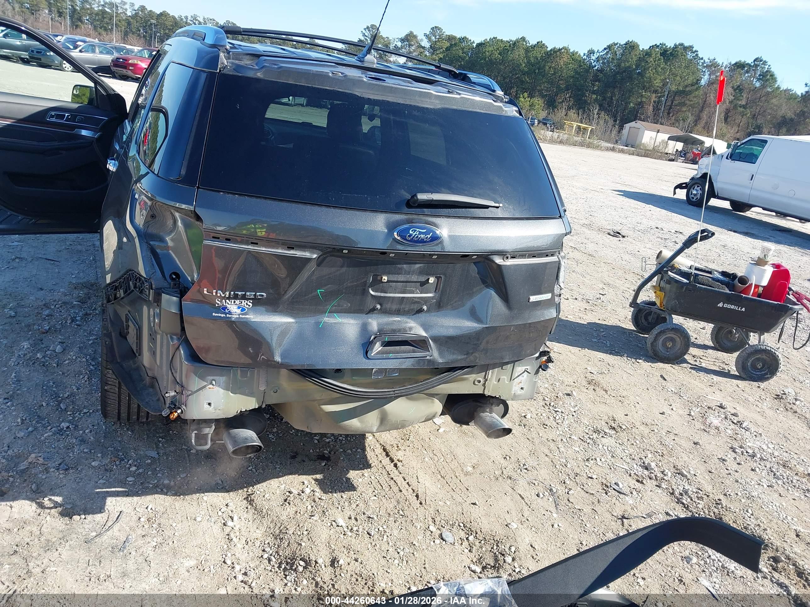 FORD EXPLORER image 6