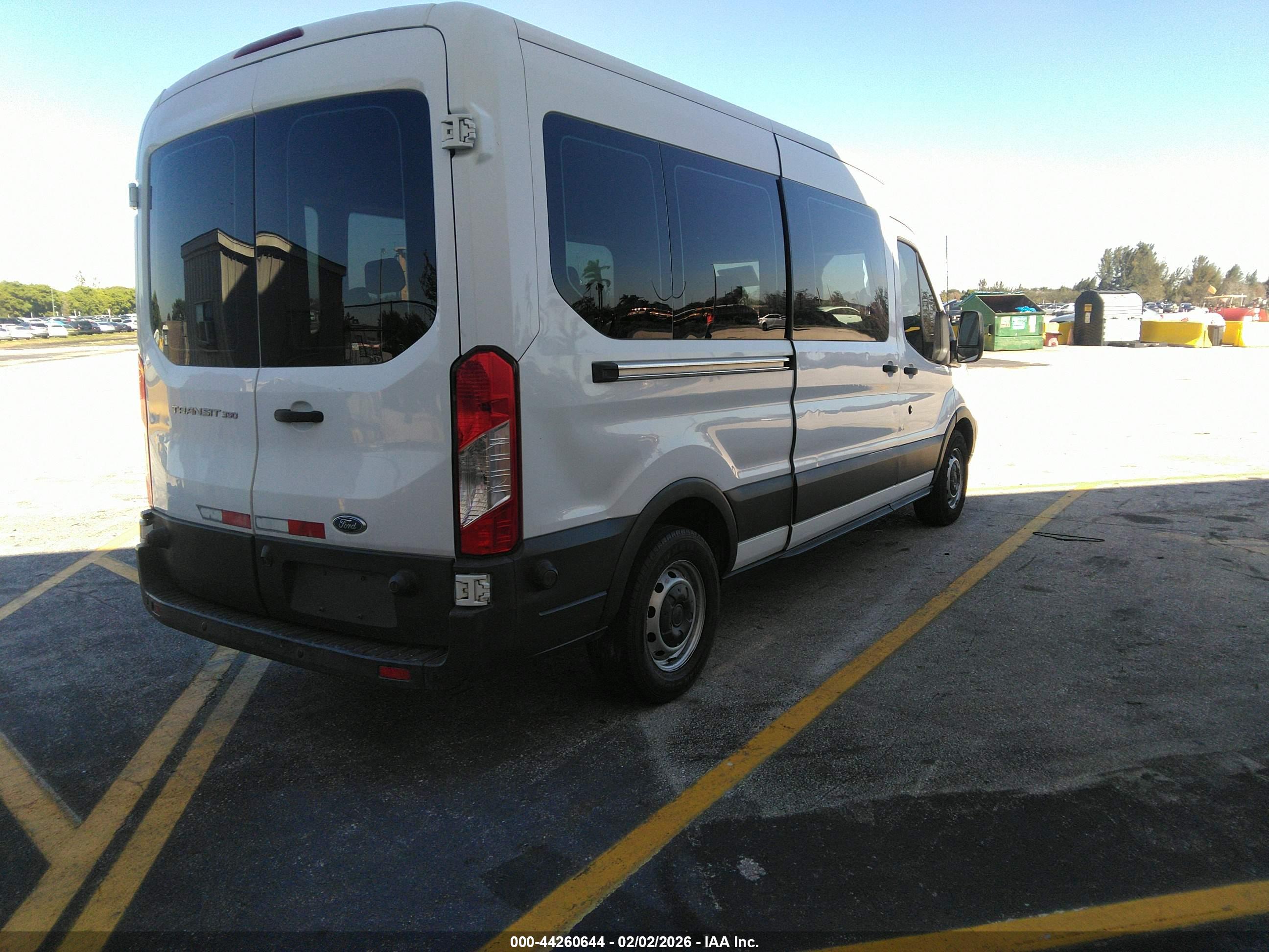 FORD TRANSIT-350 image 4