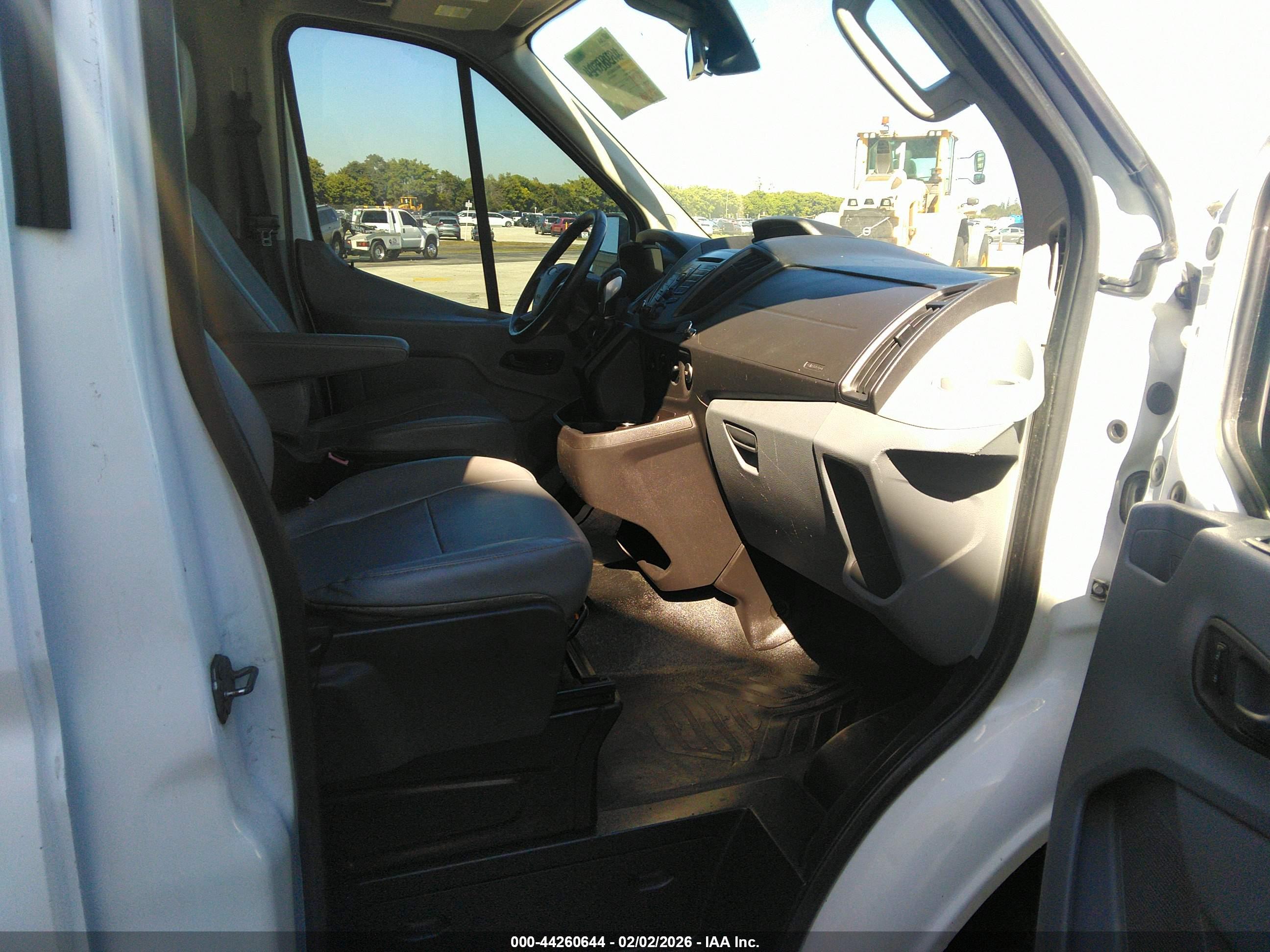 FORD TRANSIT-350 image 5