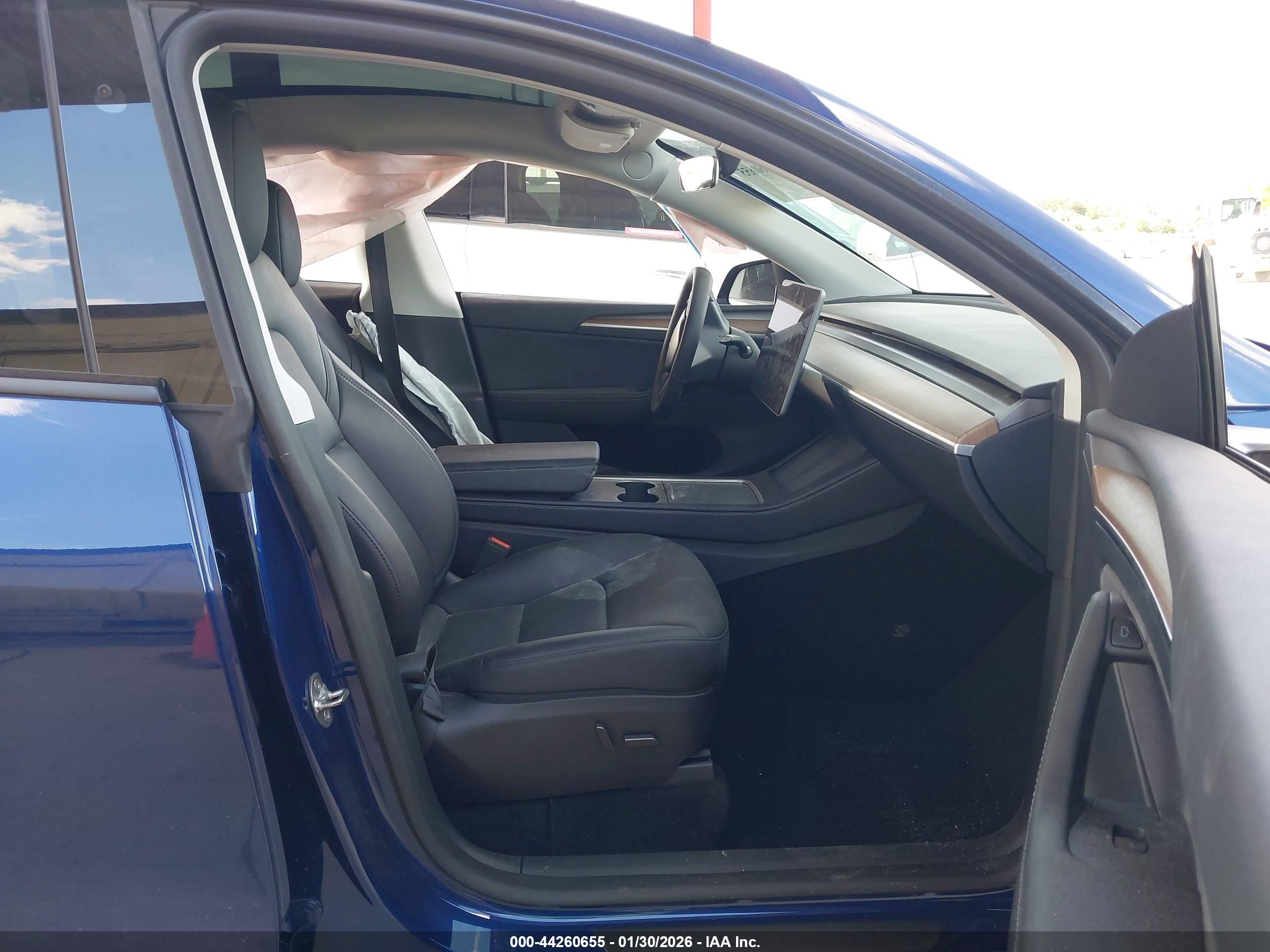 TESLA MODEL image 5