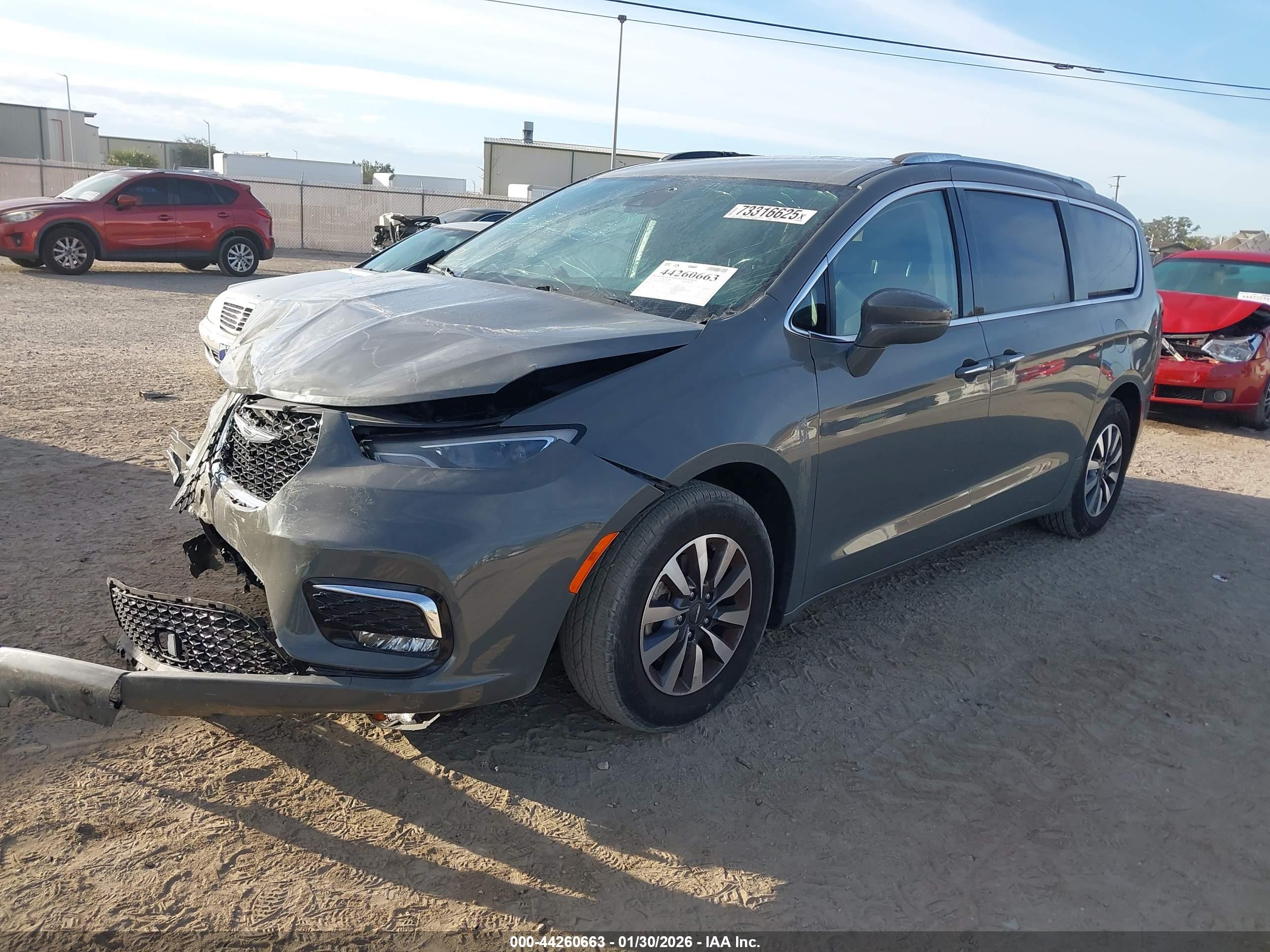 CHRYSLER PACIFICA image 2