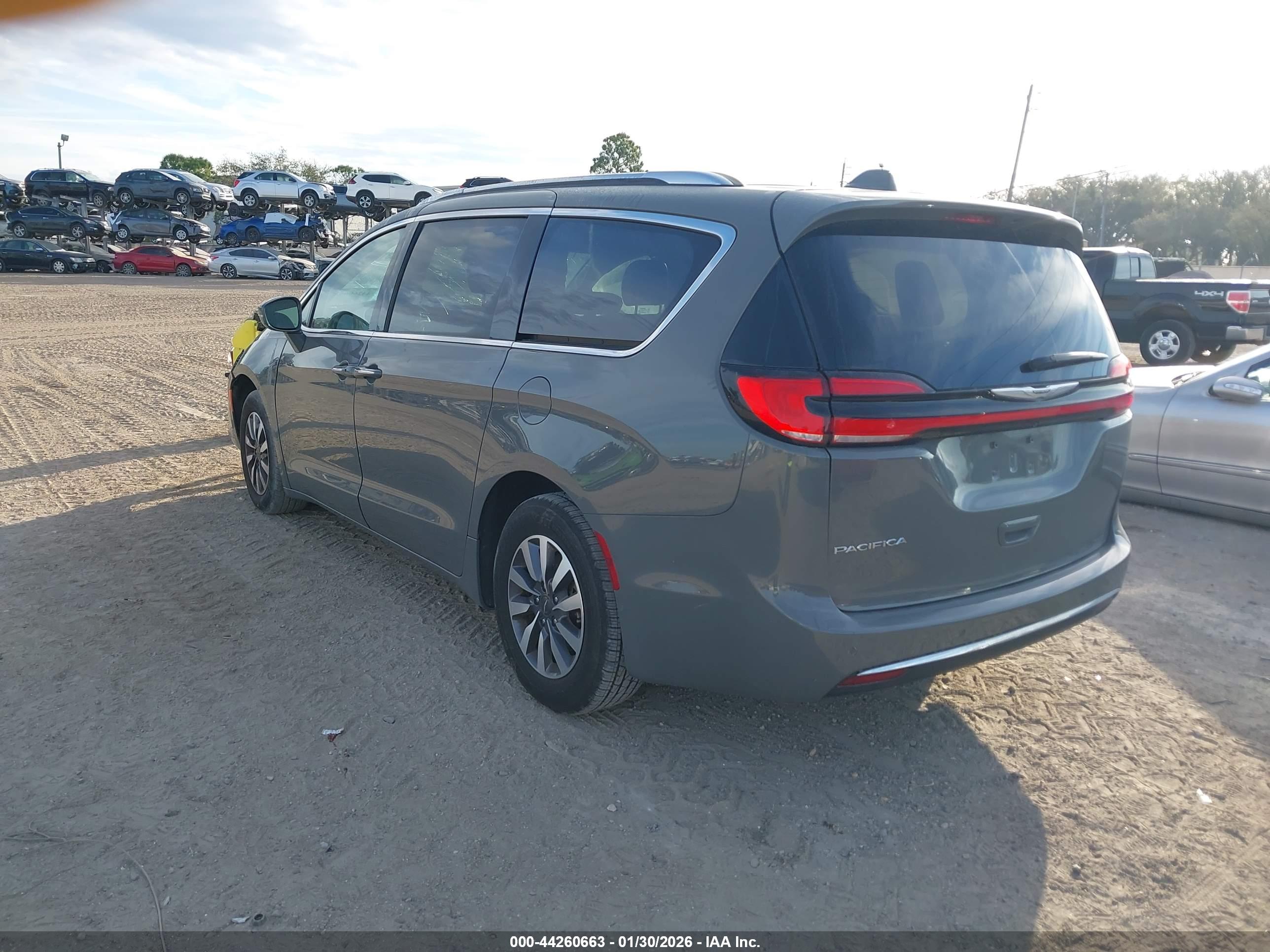 CHRYSLER PACIFICA image 3