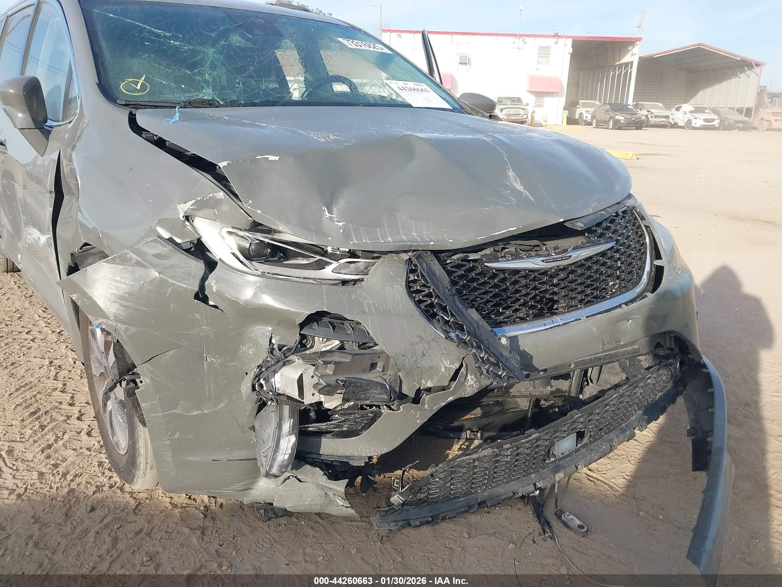 CHRYSLER PACIFICA image 6