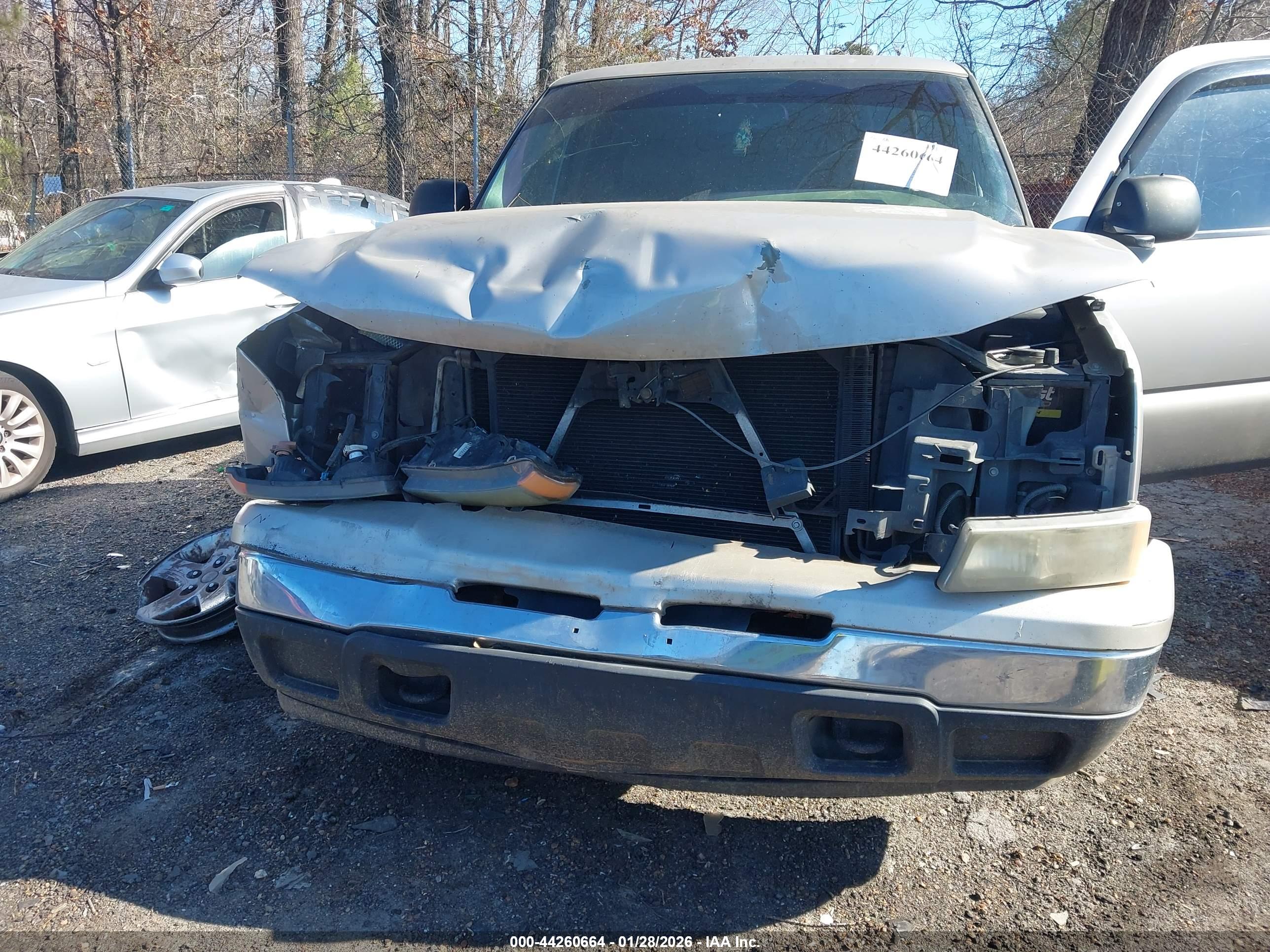 CHEVROLET SILVERADO image 6