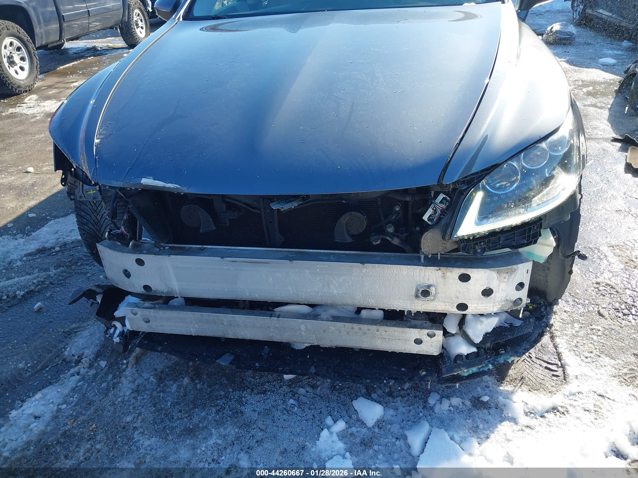 LEXUS LS image 6