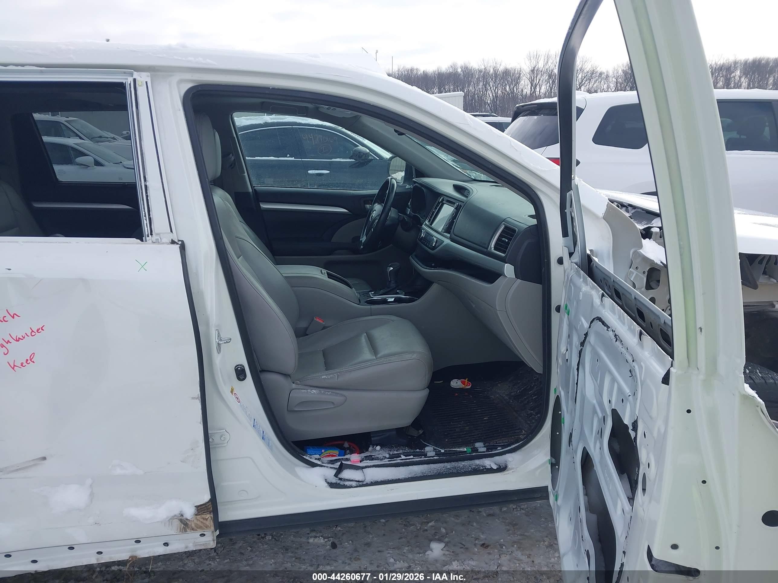 TOYOTA HIGHLANDER image 5