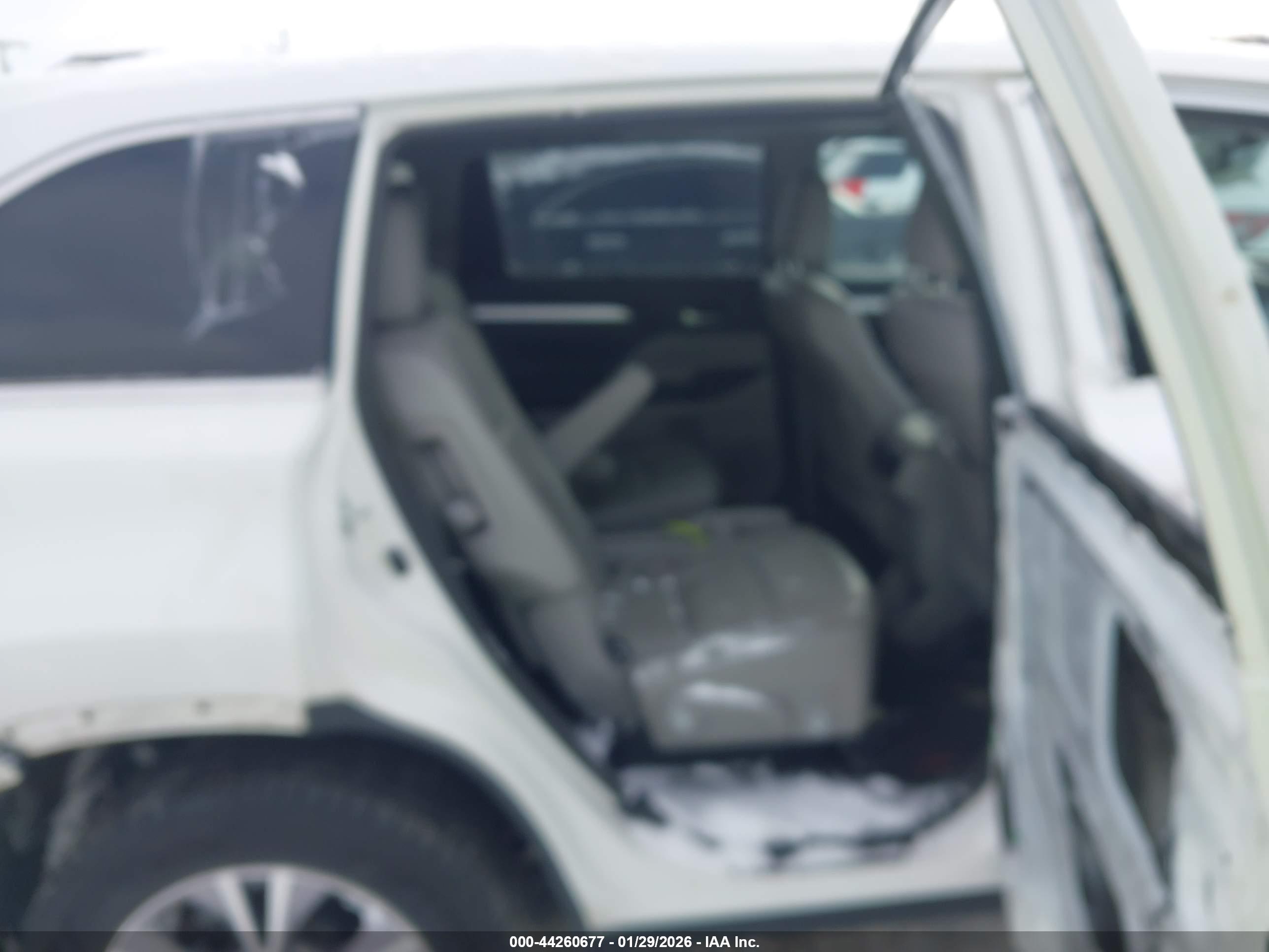 TOYOTA HIGHLANDER image 8