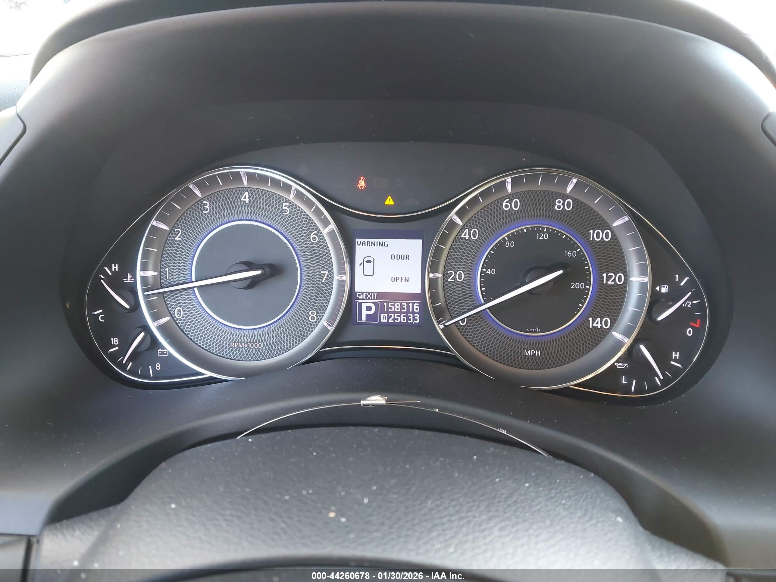 INFINITI QX56 image 7