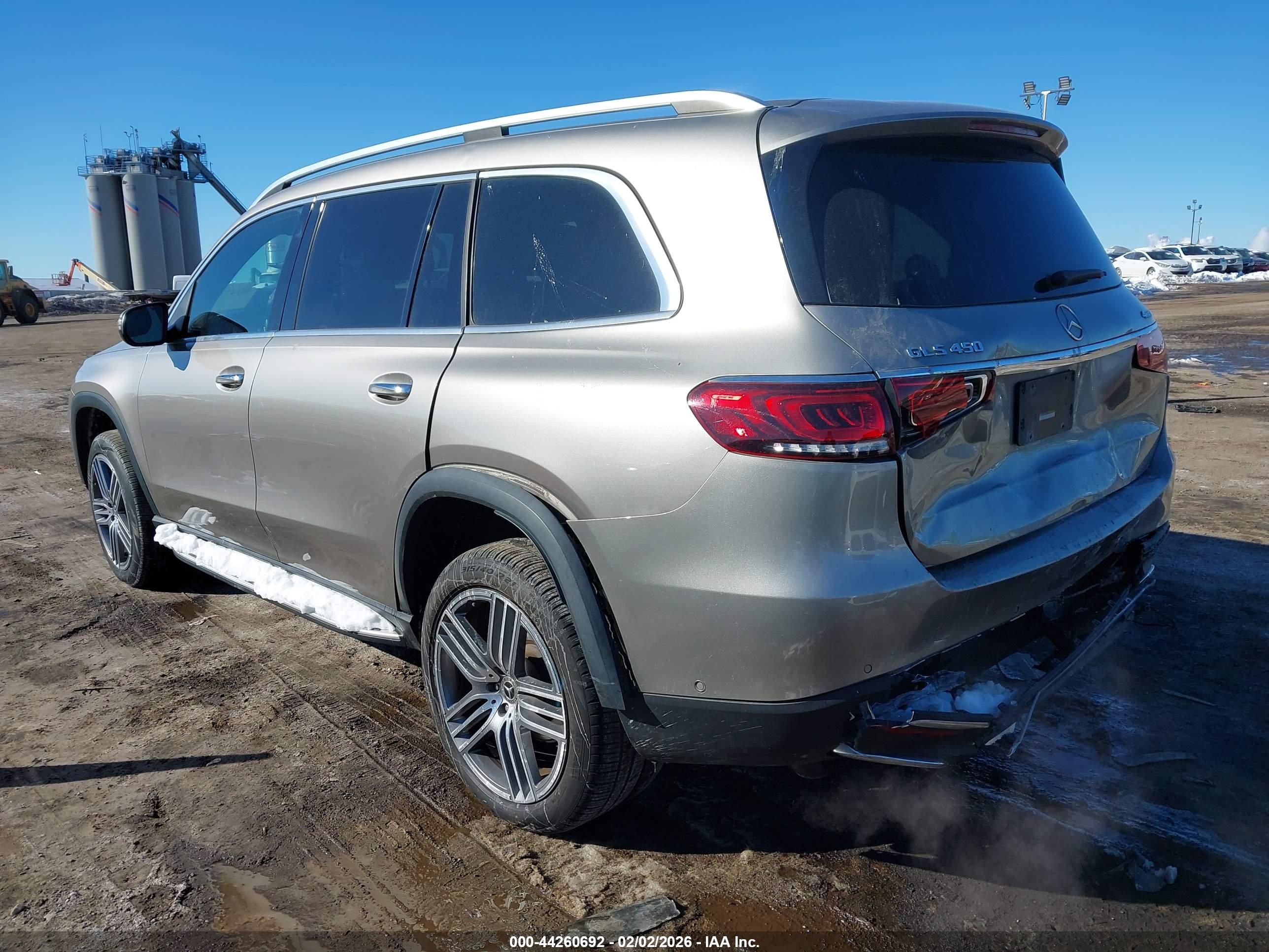 MERCEDES-BENZ GLS image 3