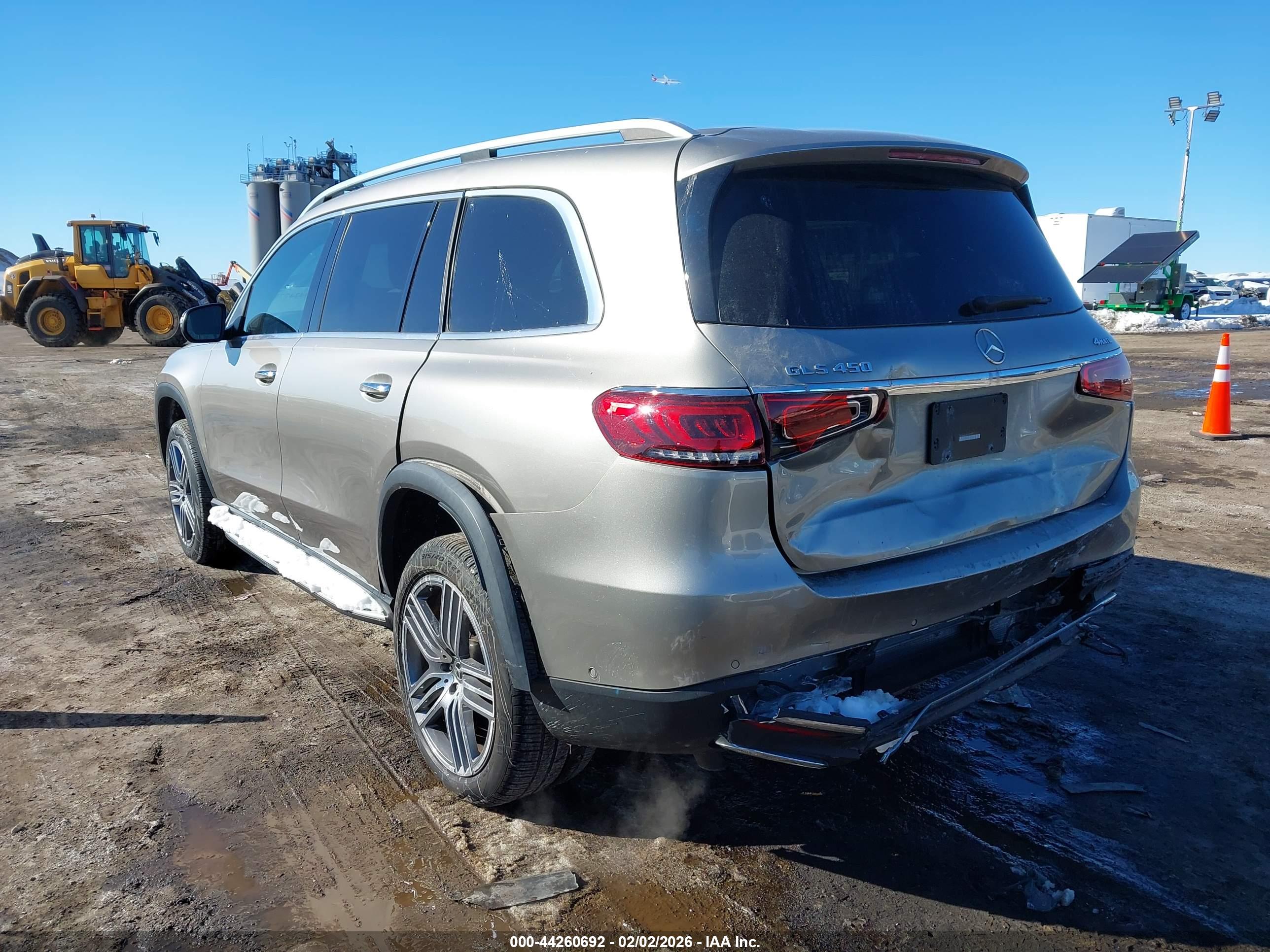 MERCEDES-BENZ GLS image 6