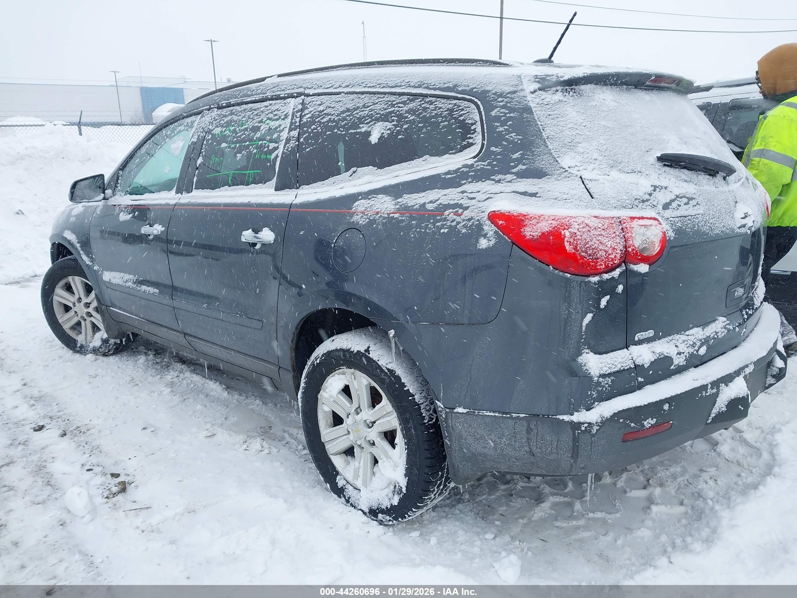 CHEVROLET TRAVERSE image 3