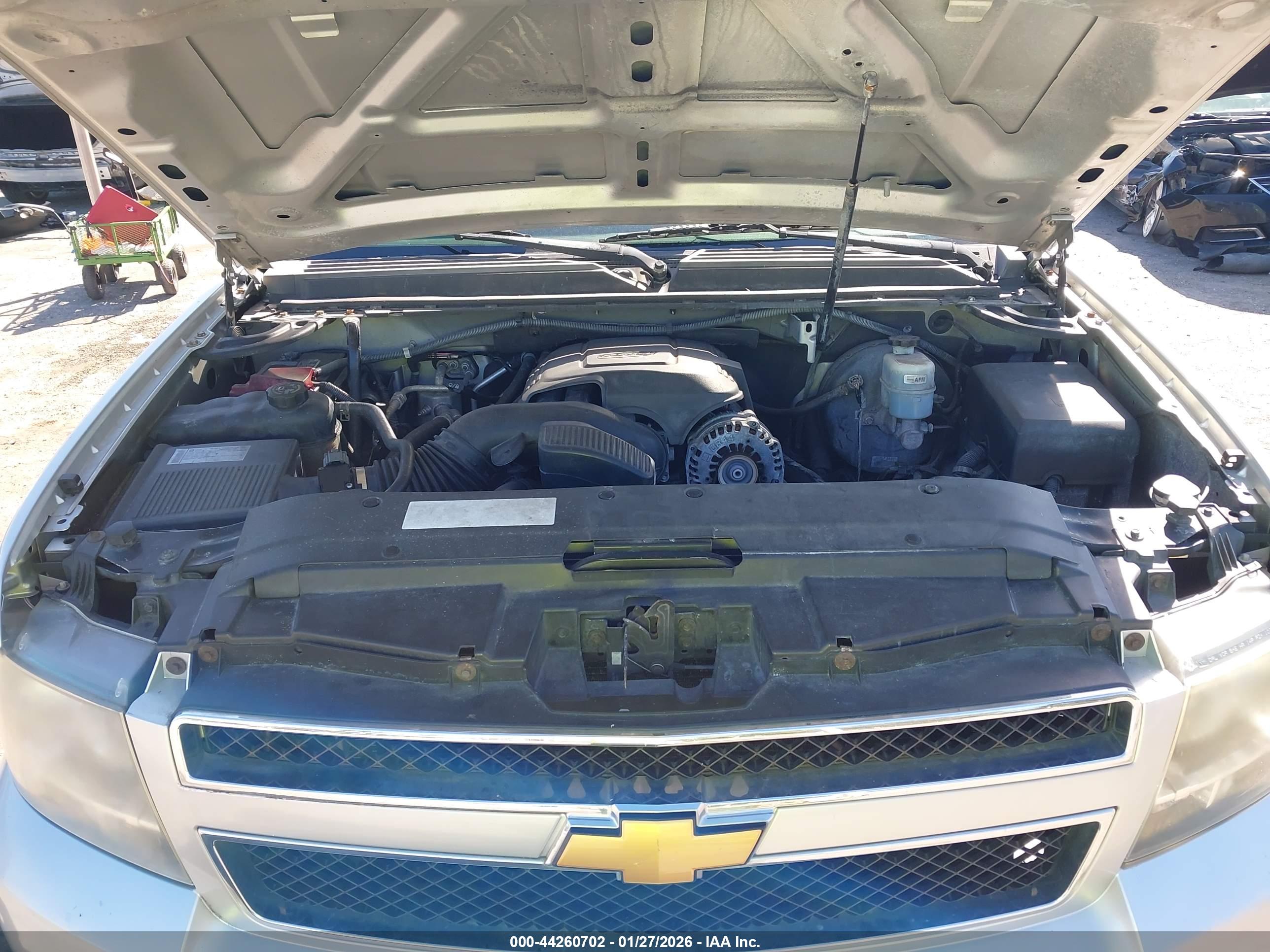 CHEVROLET SUBURBAN image 10
