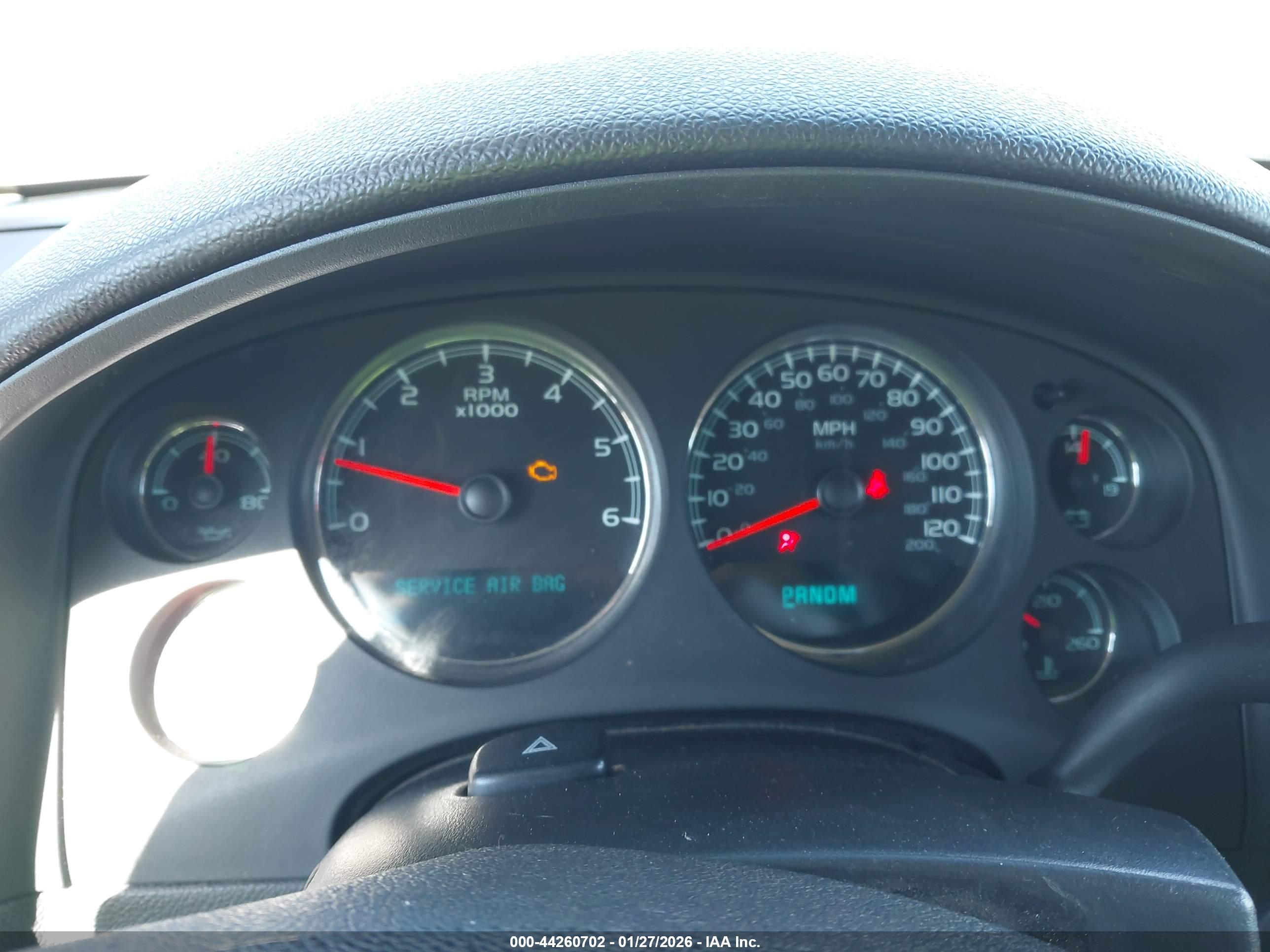 CHEVROLET SUBURBAN image 7