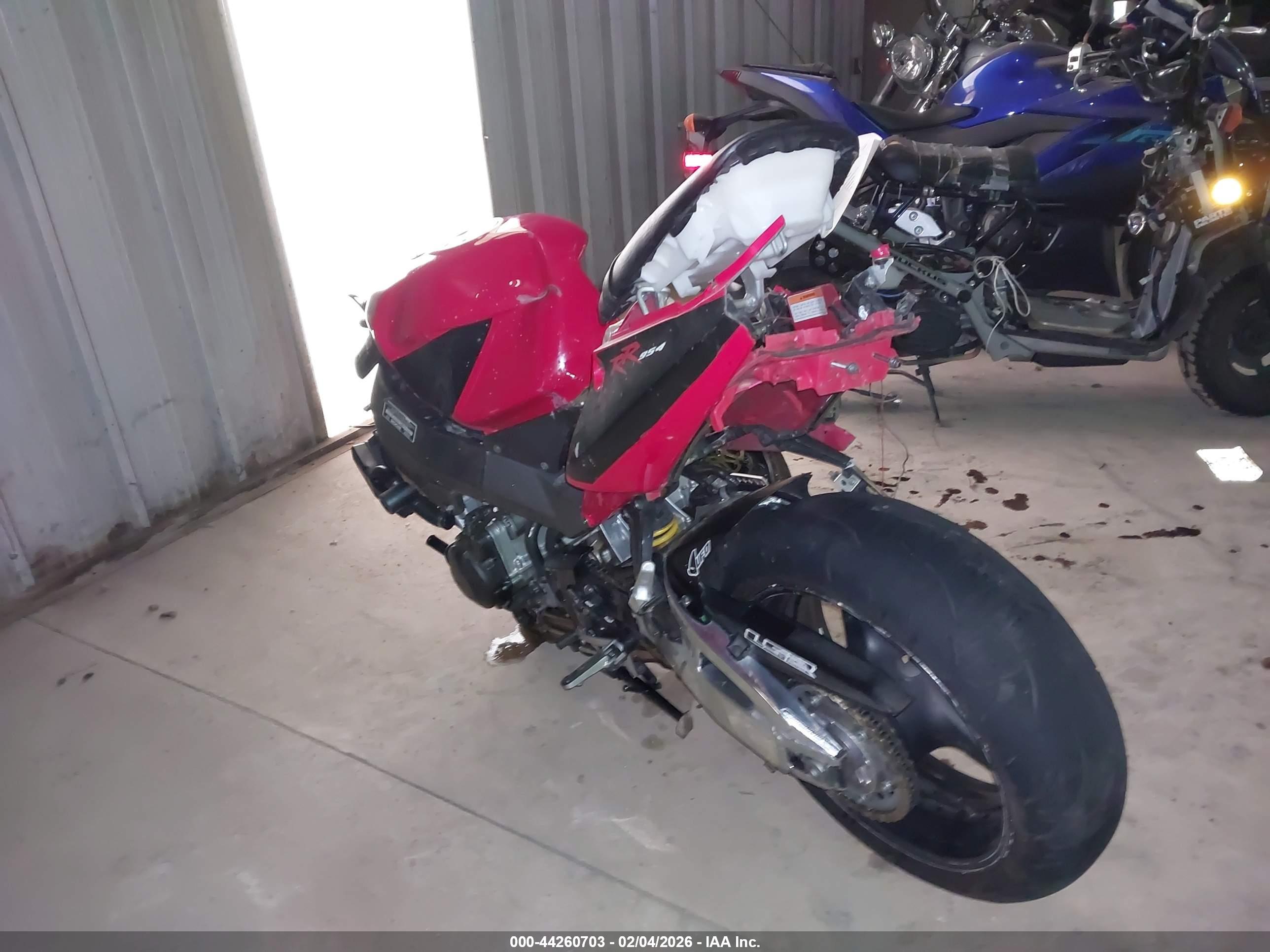 HONDA CBR900 image 3