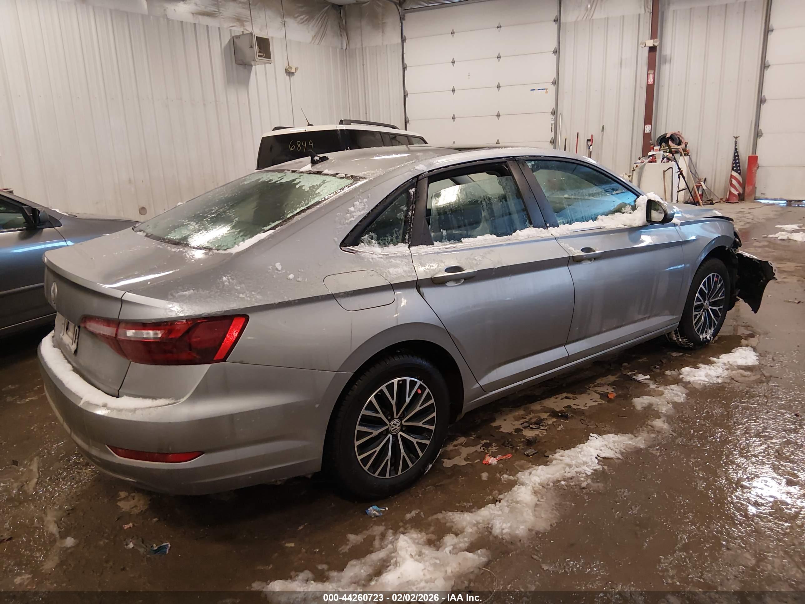VOLKSWAGEN JETTA image 4
