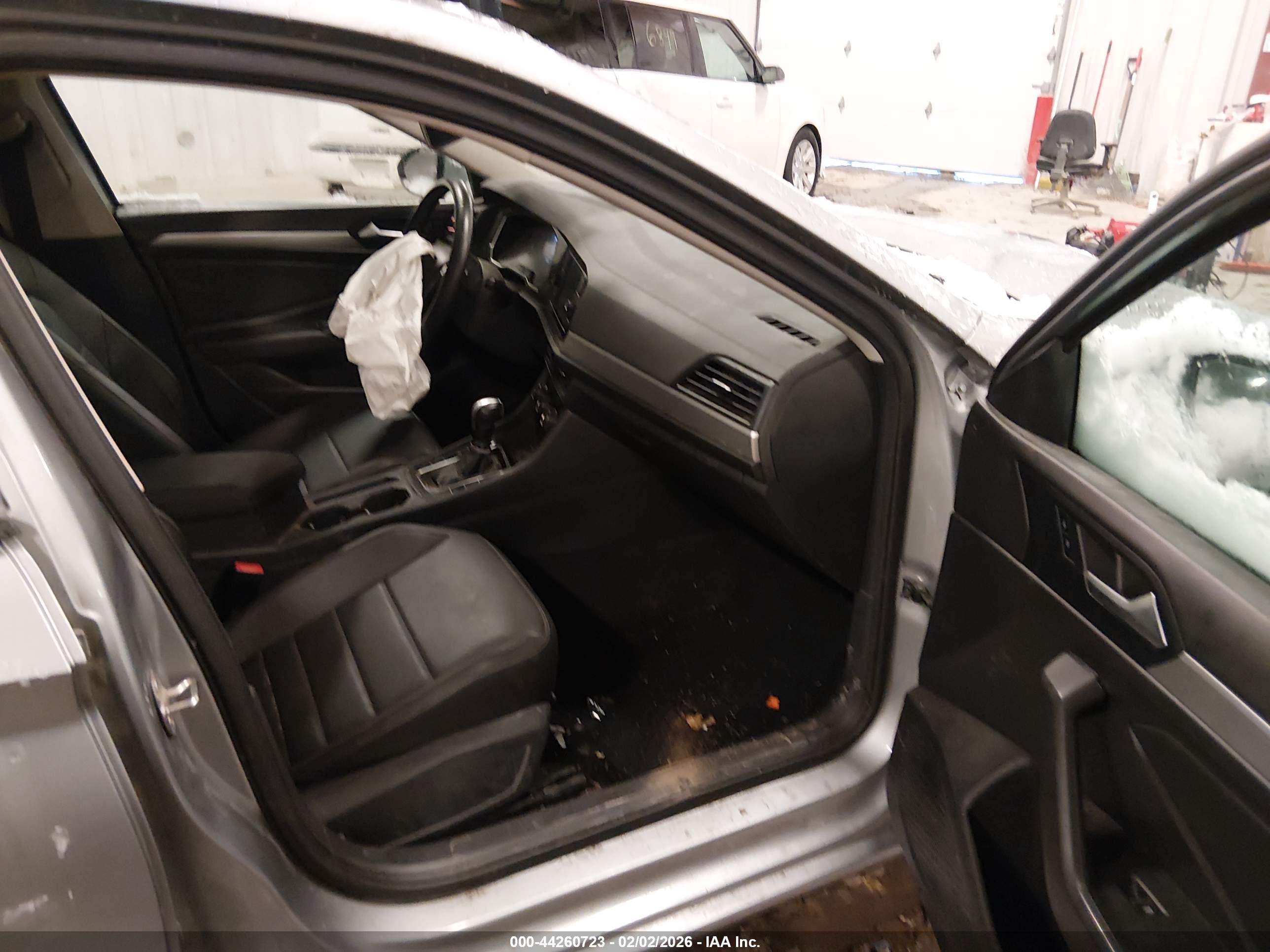 VOLKSWAGEN JETTA image 5