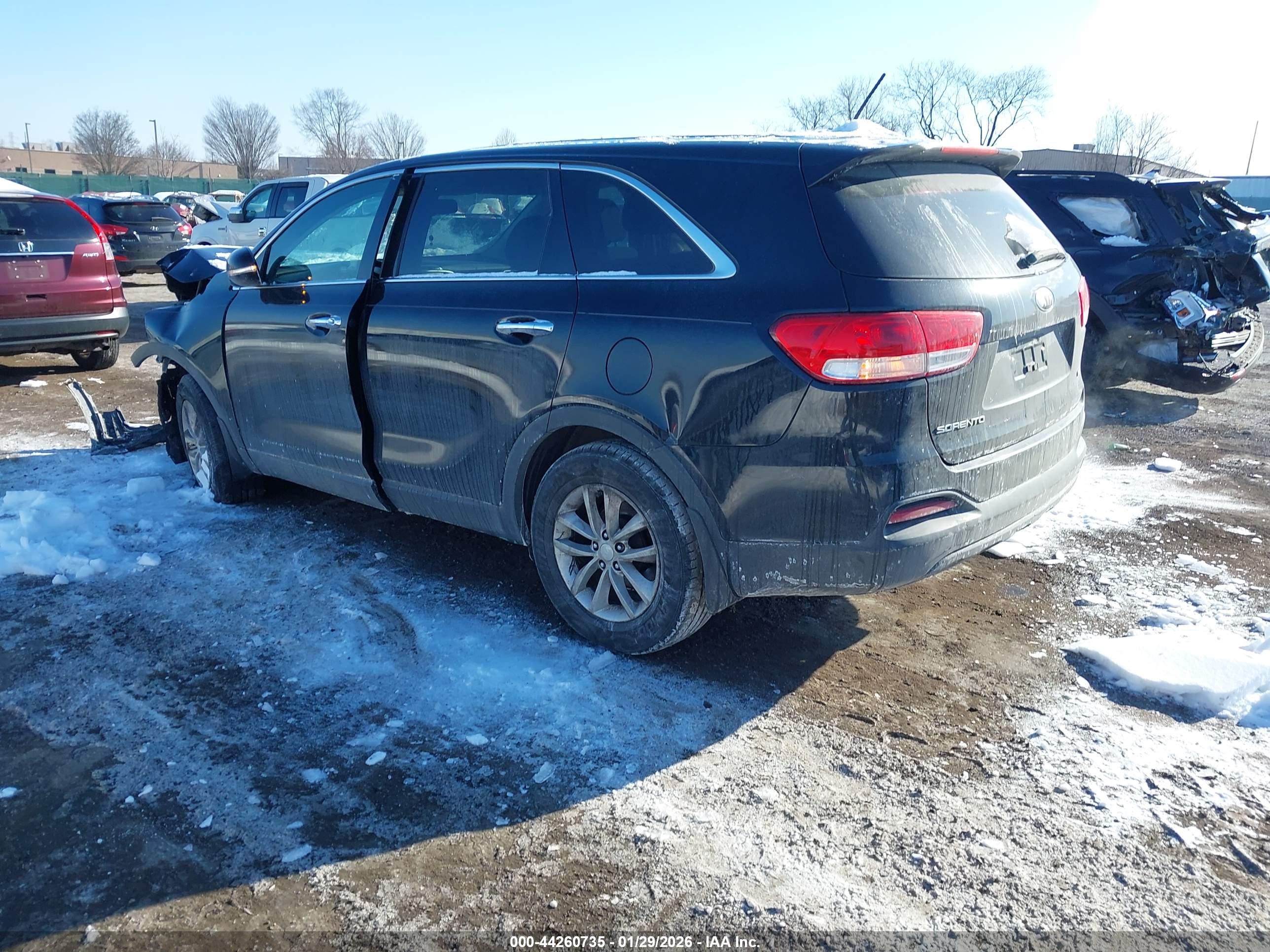 KIA SORENTO image 3