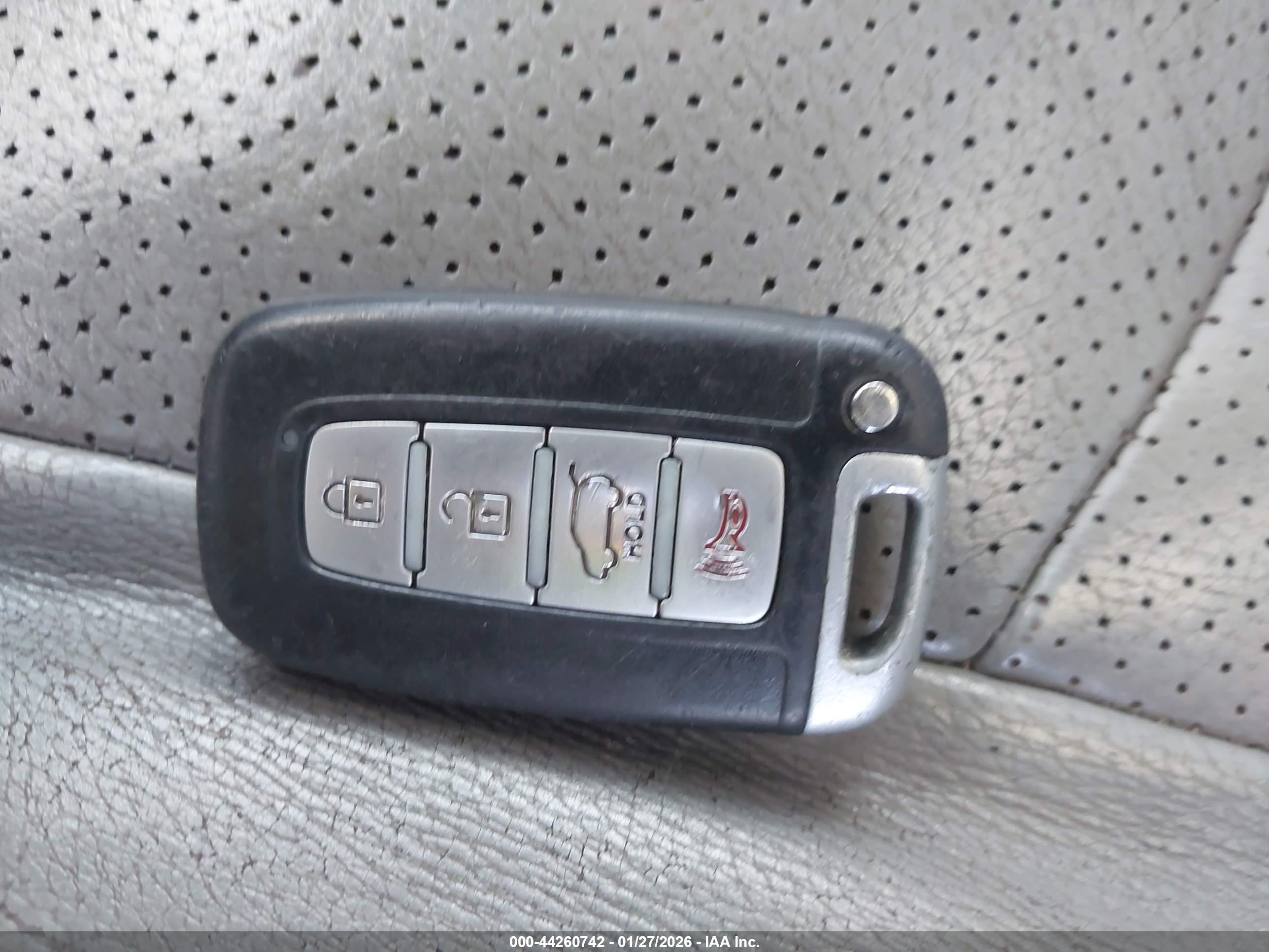 KIA SORENTO image 11