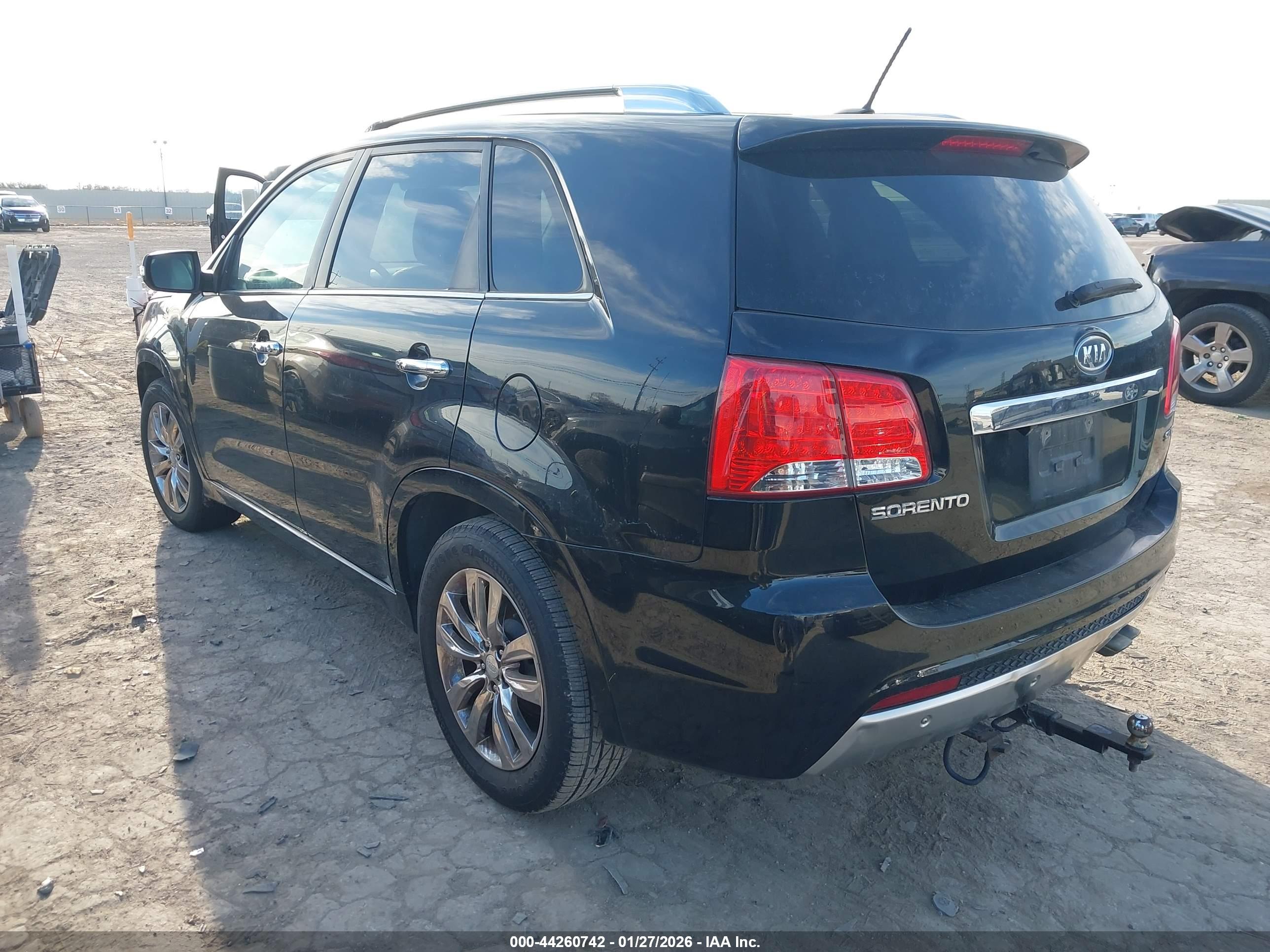 KIA SORENTO image 3