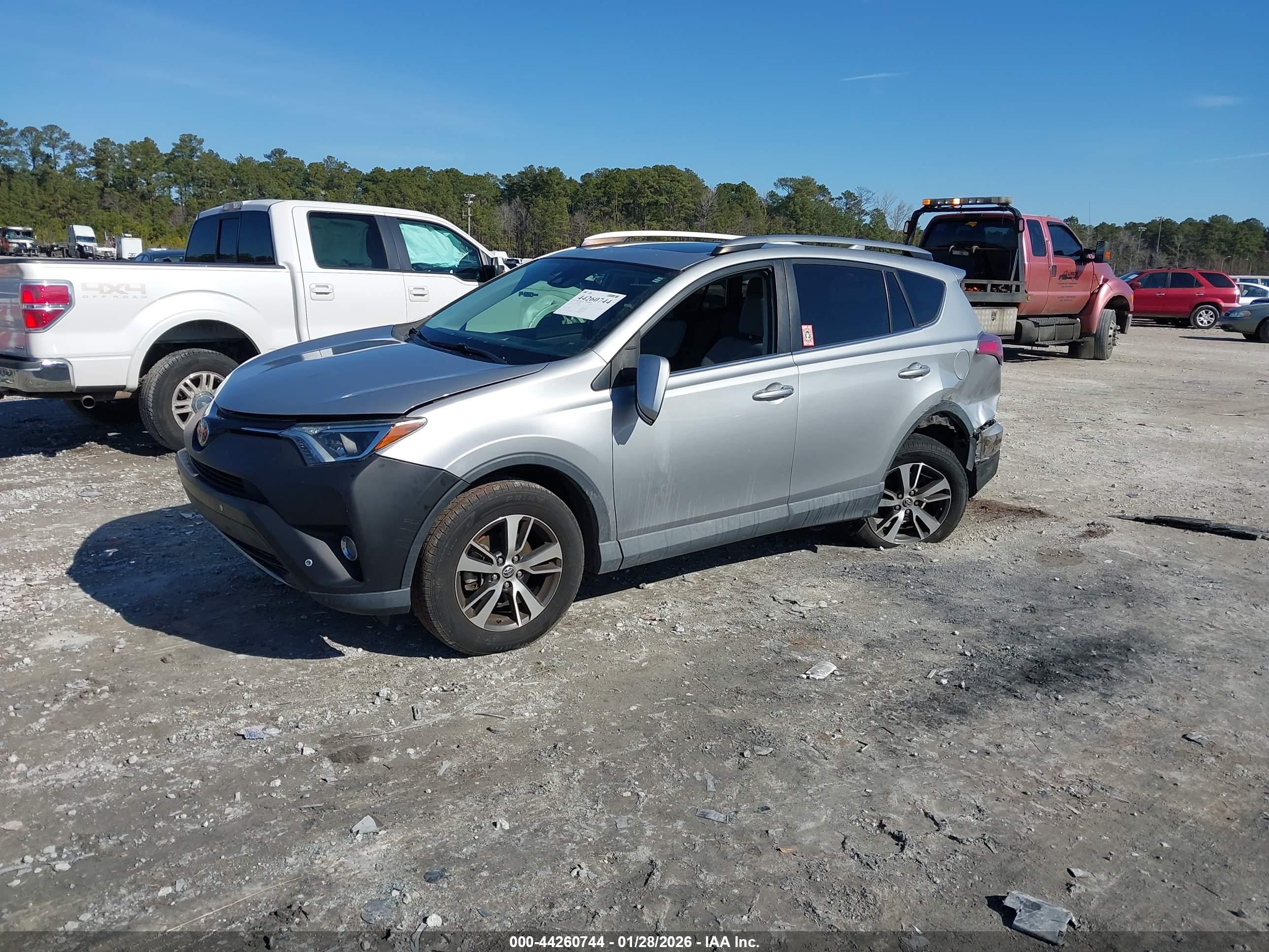 TOYOTA RAV4 image 2