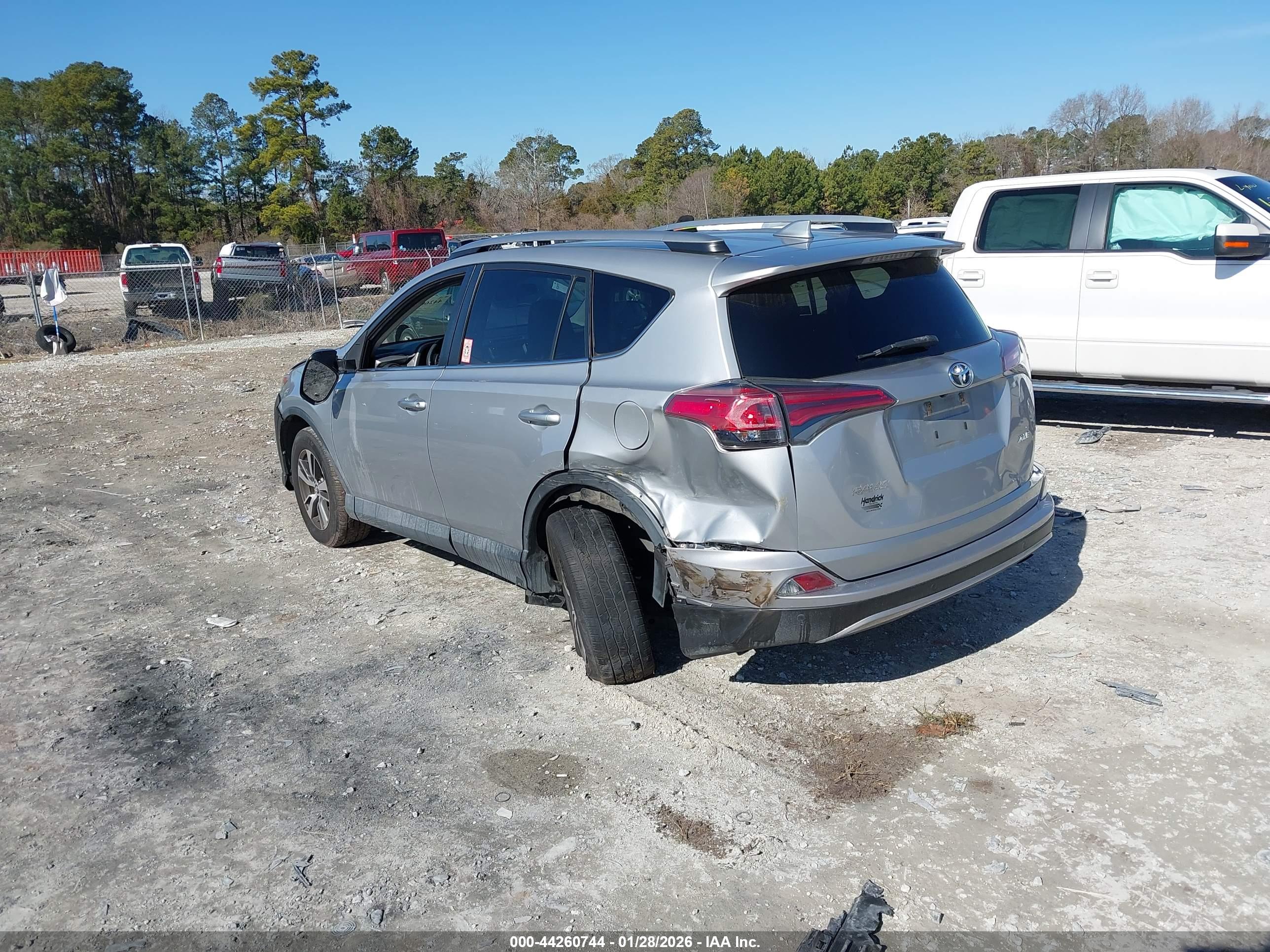 TOYOTA RAV4 image 3