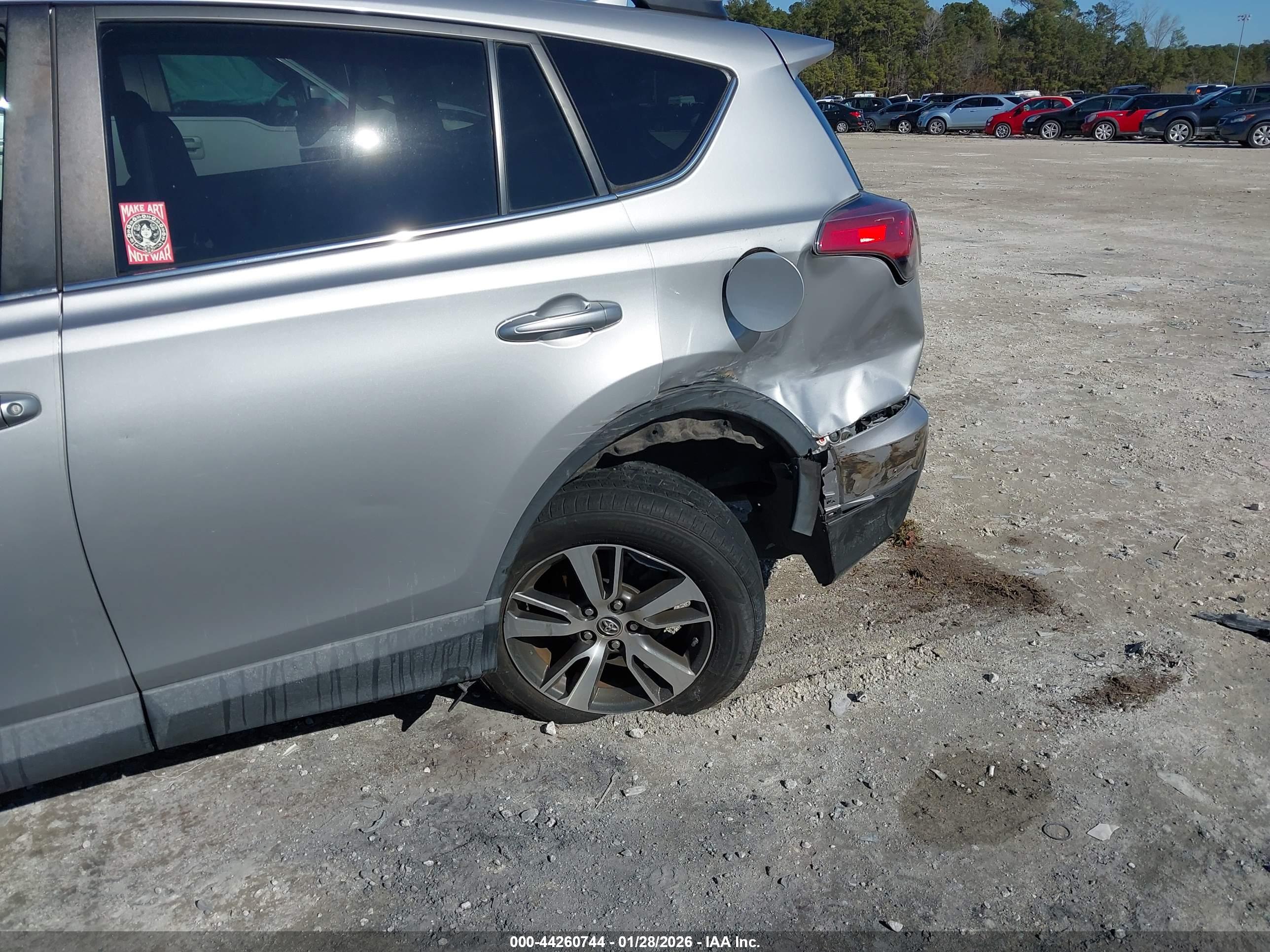 TOYOTA RAV4 image 6