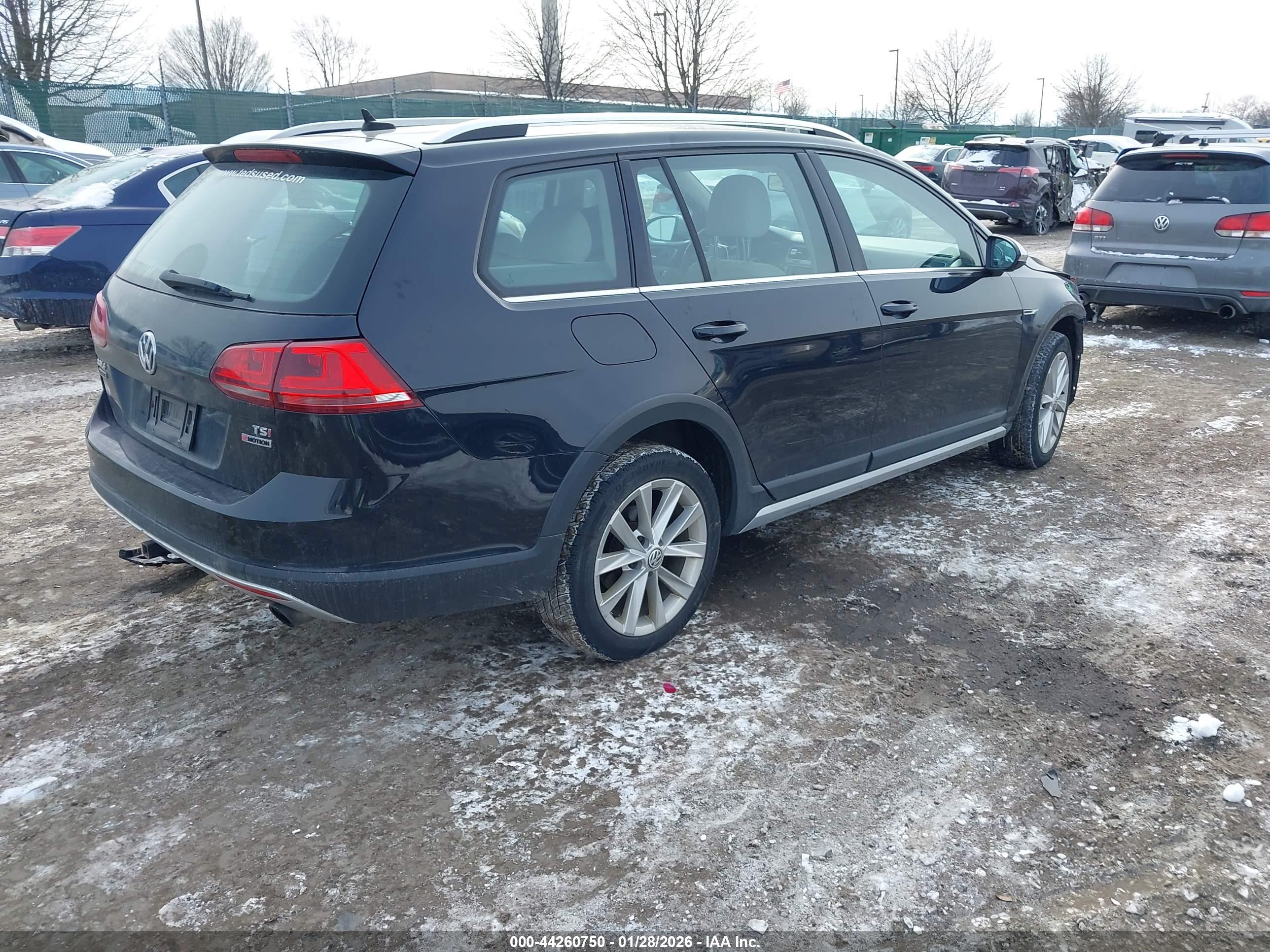 VOLKSWAGEN GOLF image 4