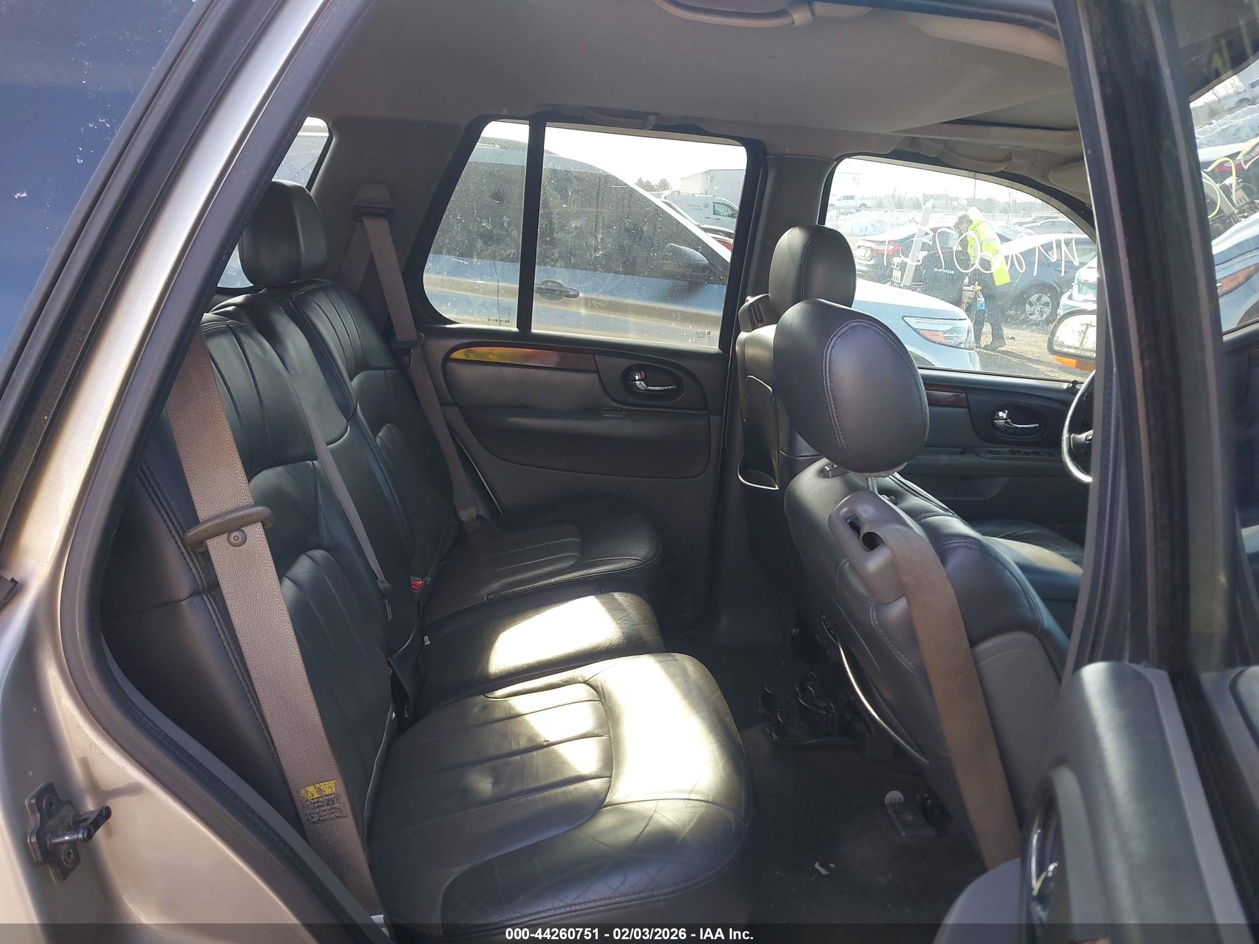GMC ENVOY image 8