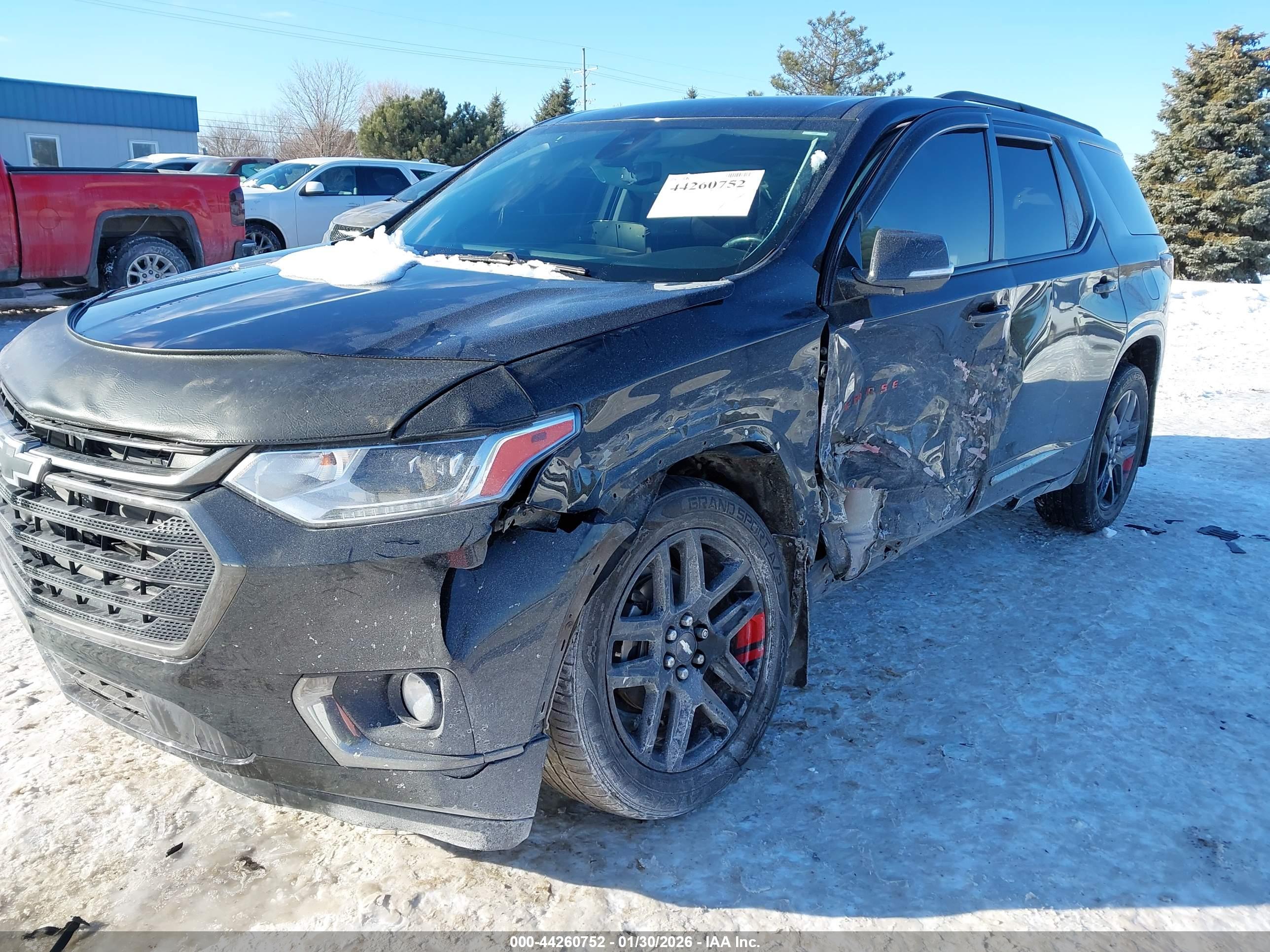 CHEVROLET TRAVERSE image 2