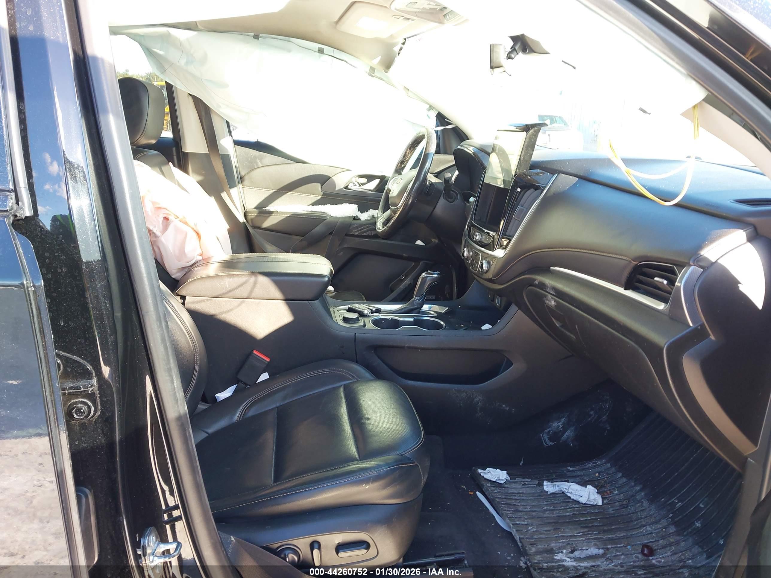 CHEVROLET TRAVERSE image 5