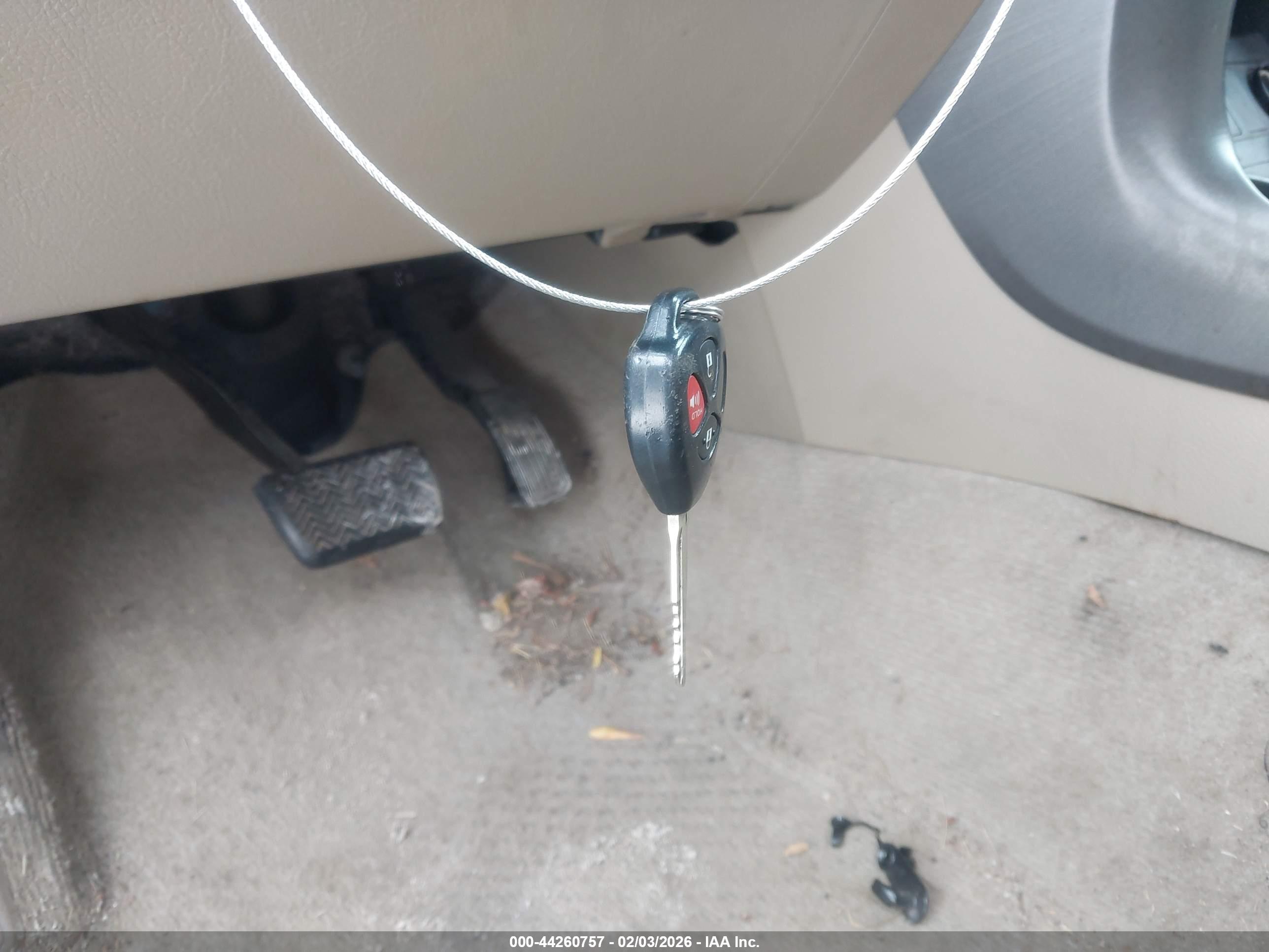 TOYOTA RAV4 image 11
