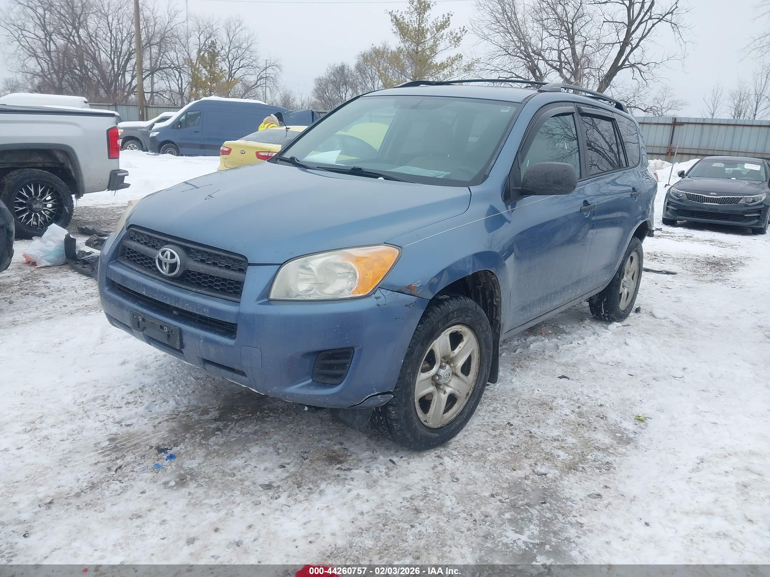 TOYOTA RAV4 image 2