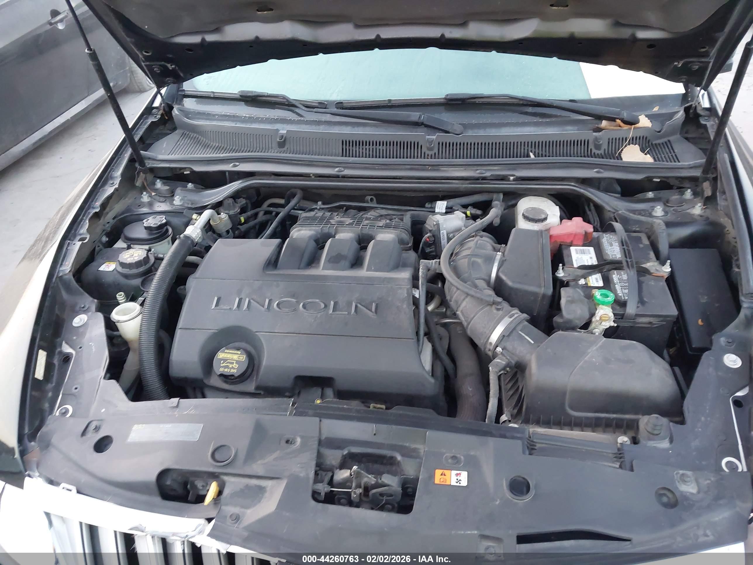 LINCOLN MKS image 10