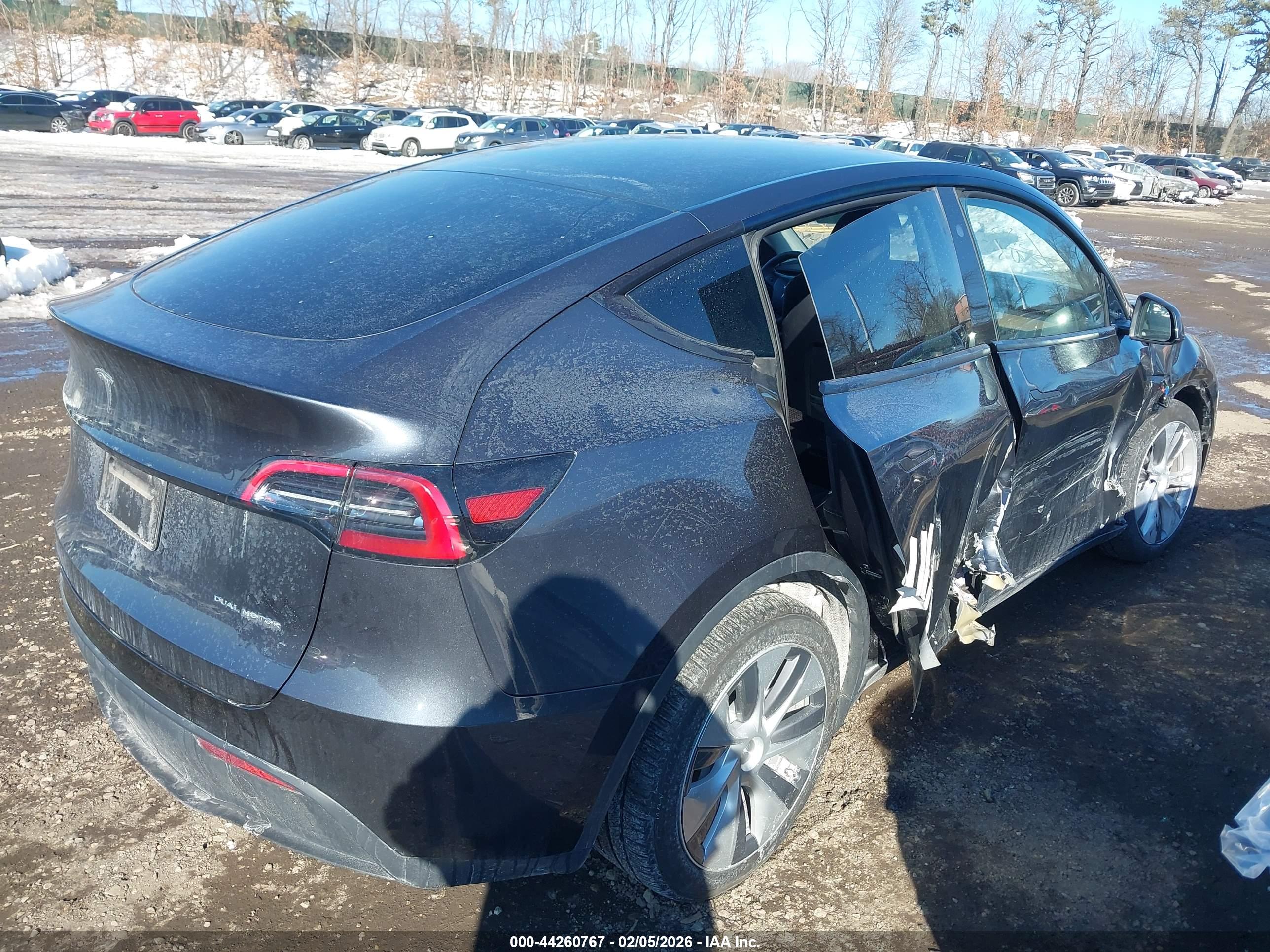TESLA MODEL image 4