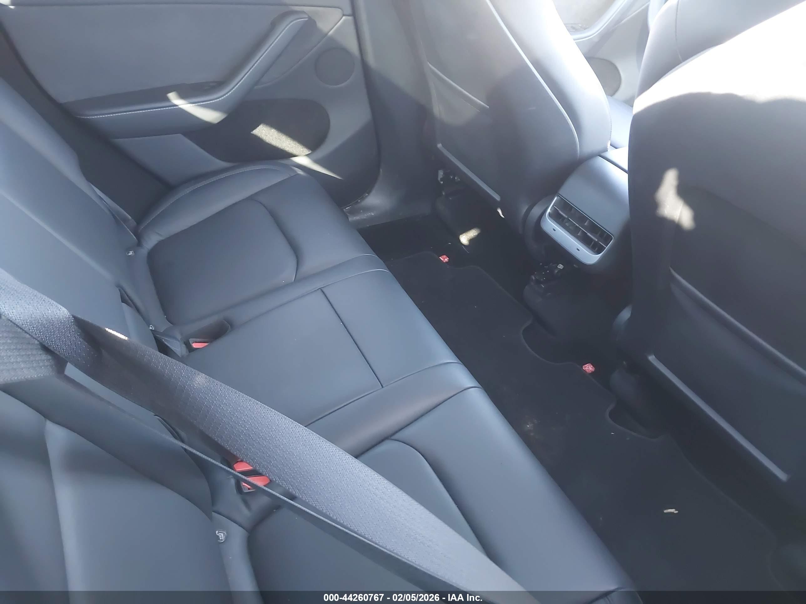 TESLA MODEL image 8