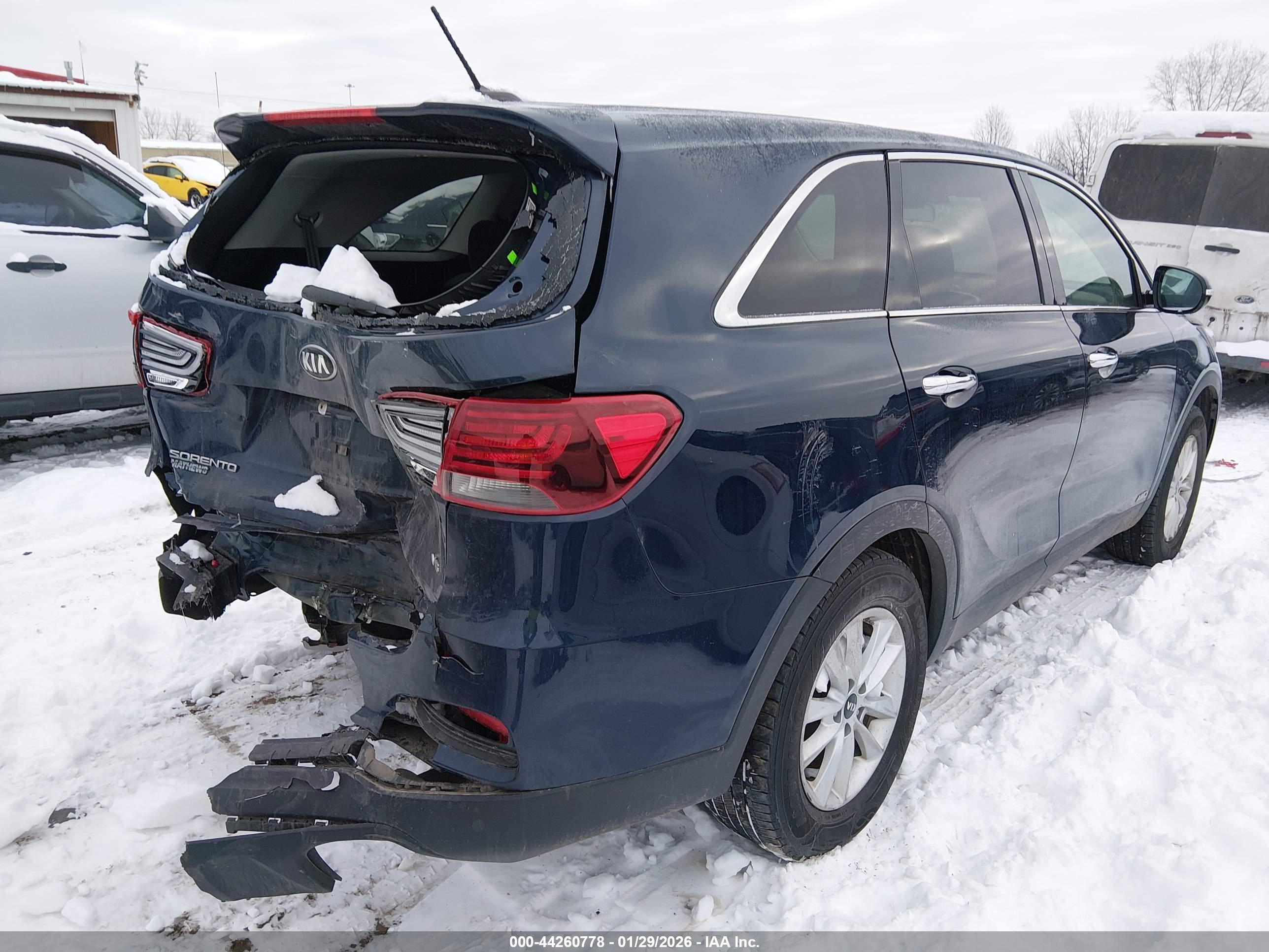 KIA SORENTO image 4