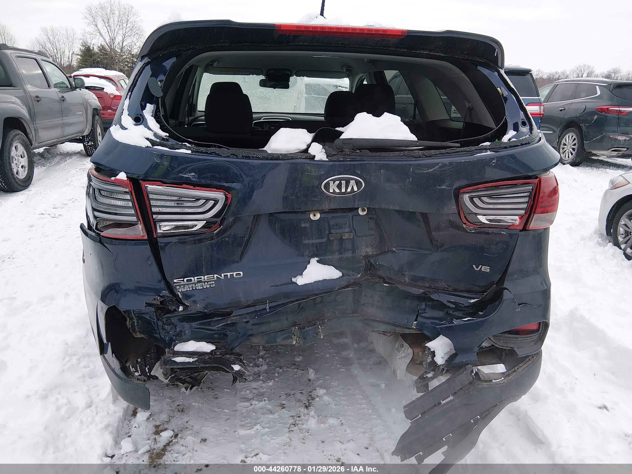 KIA SORENTO image 6