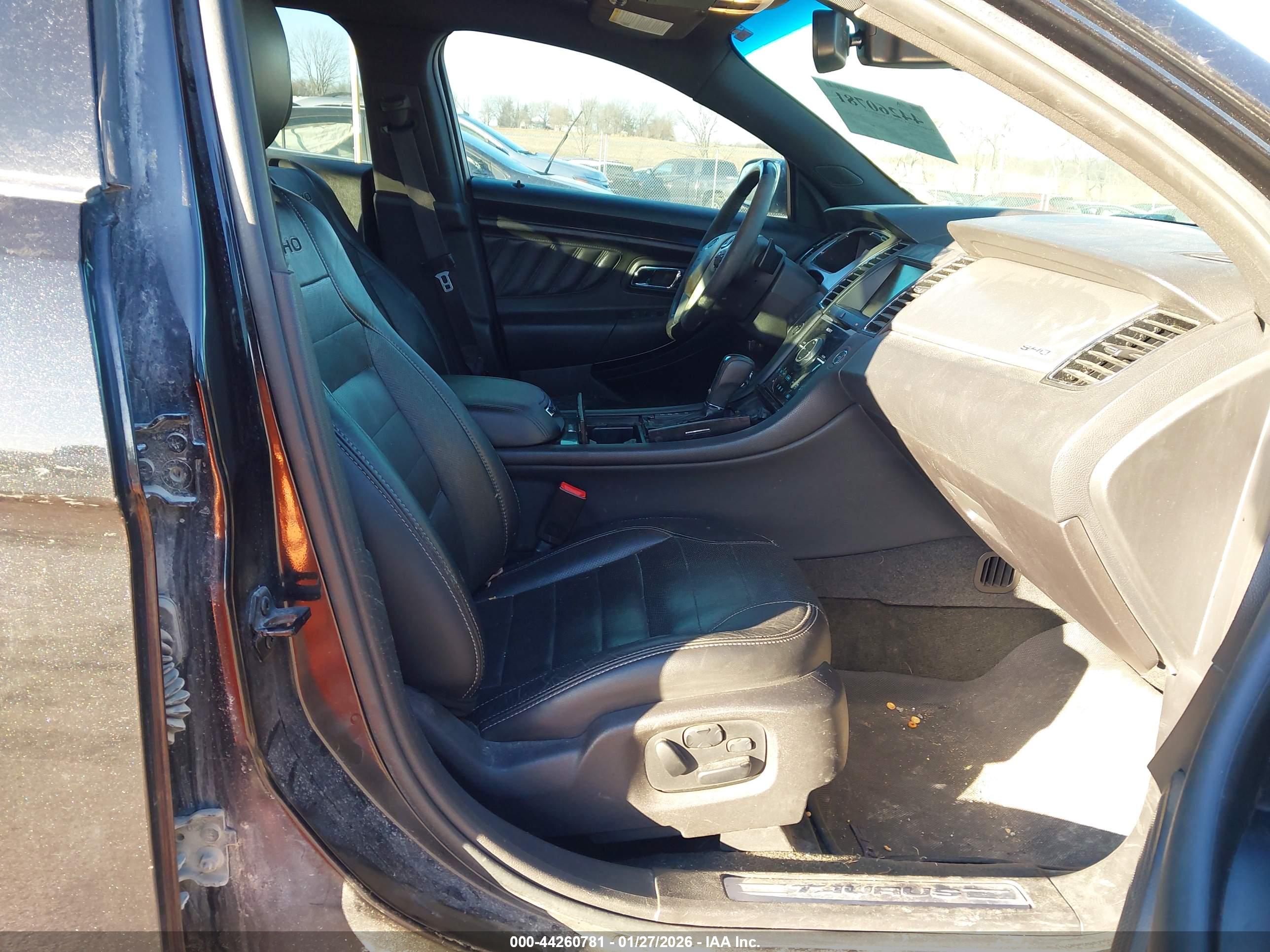 FORD TAURUS image 5