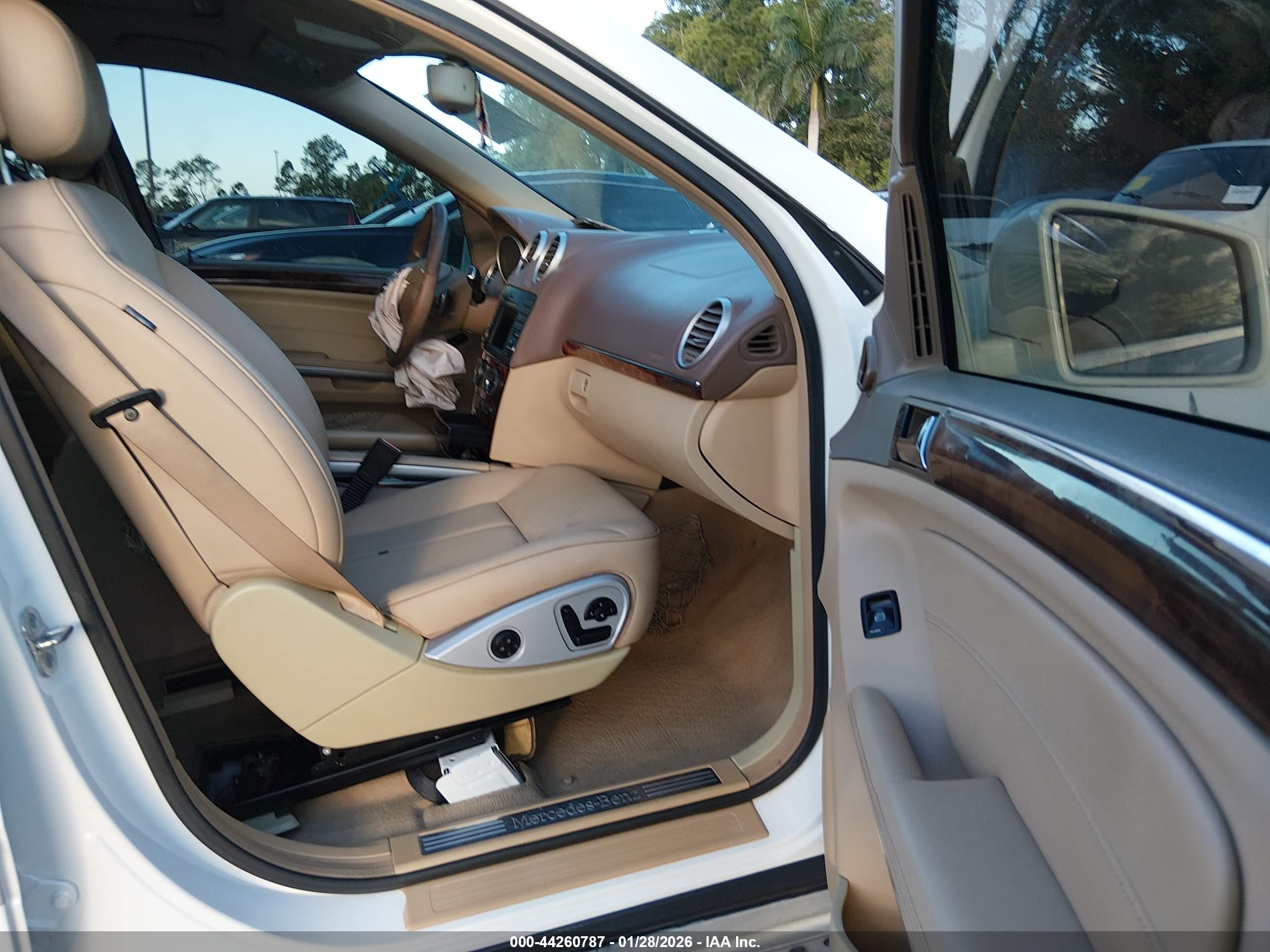 MERCEDES-BENZ GL-CLASS image 5