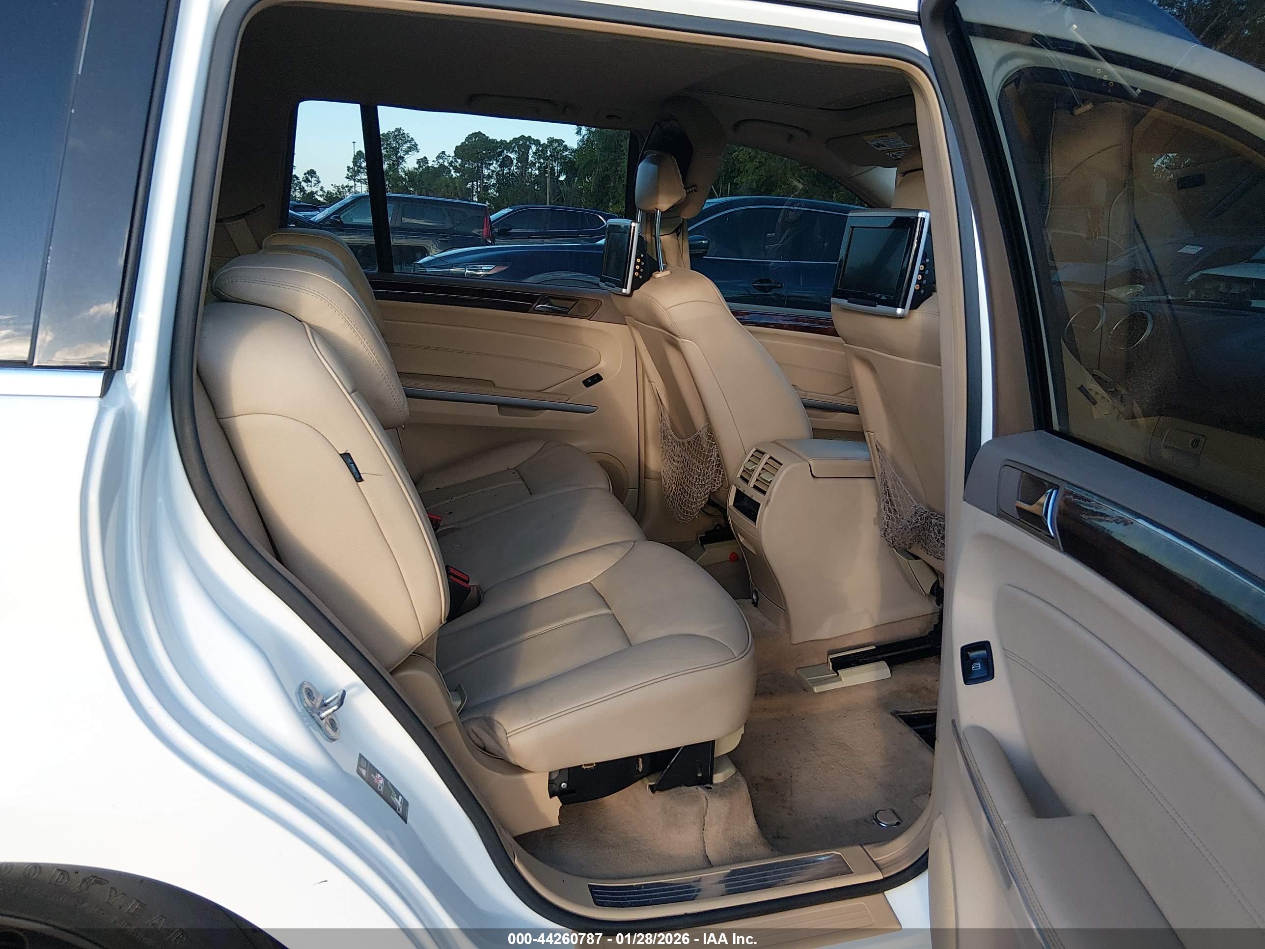 MERCEDES-BENZ GL-CLASS image 8