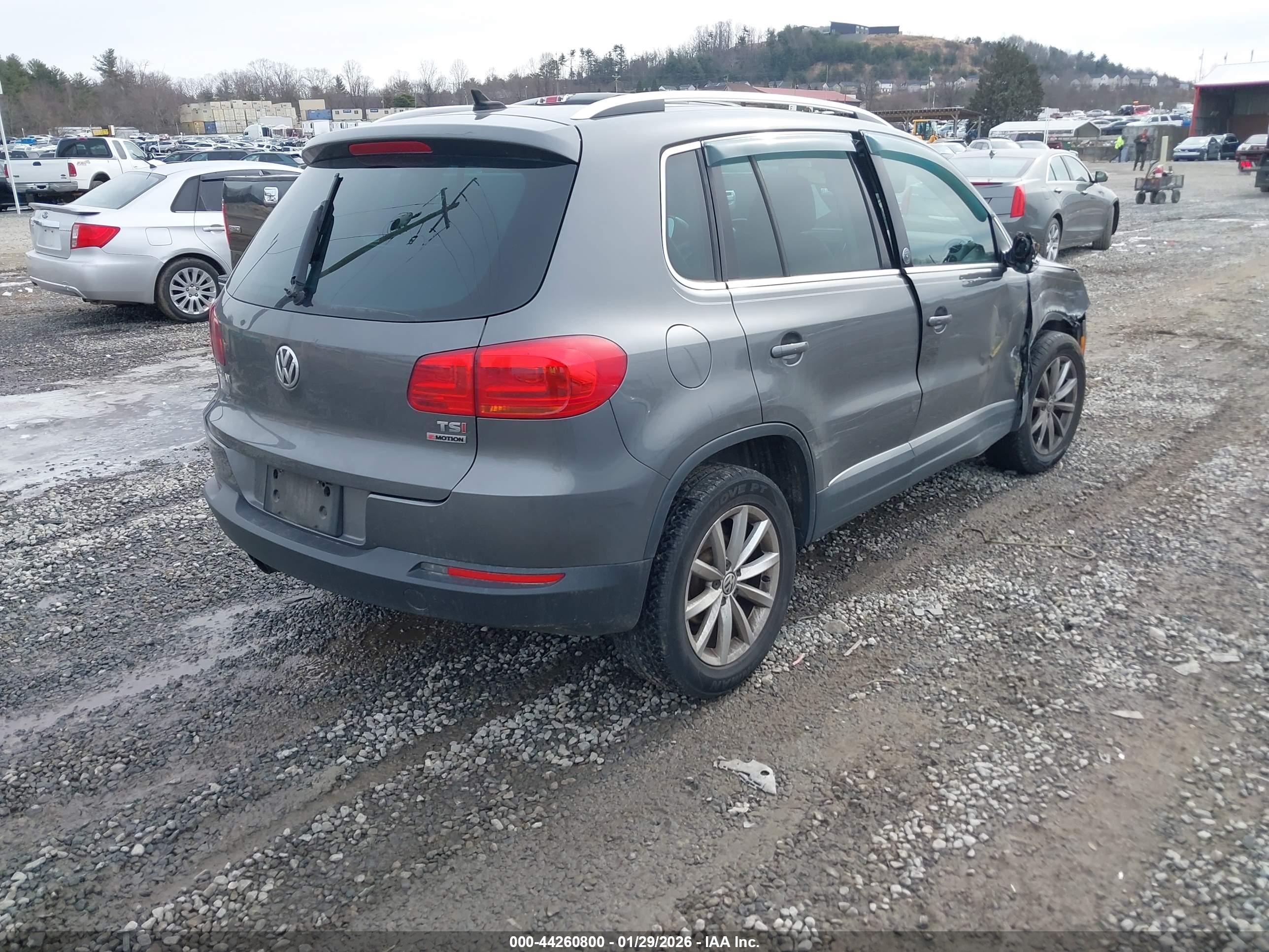 VOLKSWAGEN TIGUAN image 4