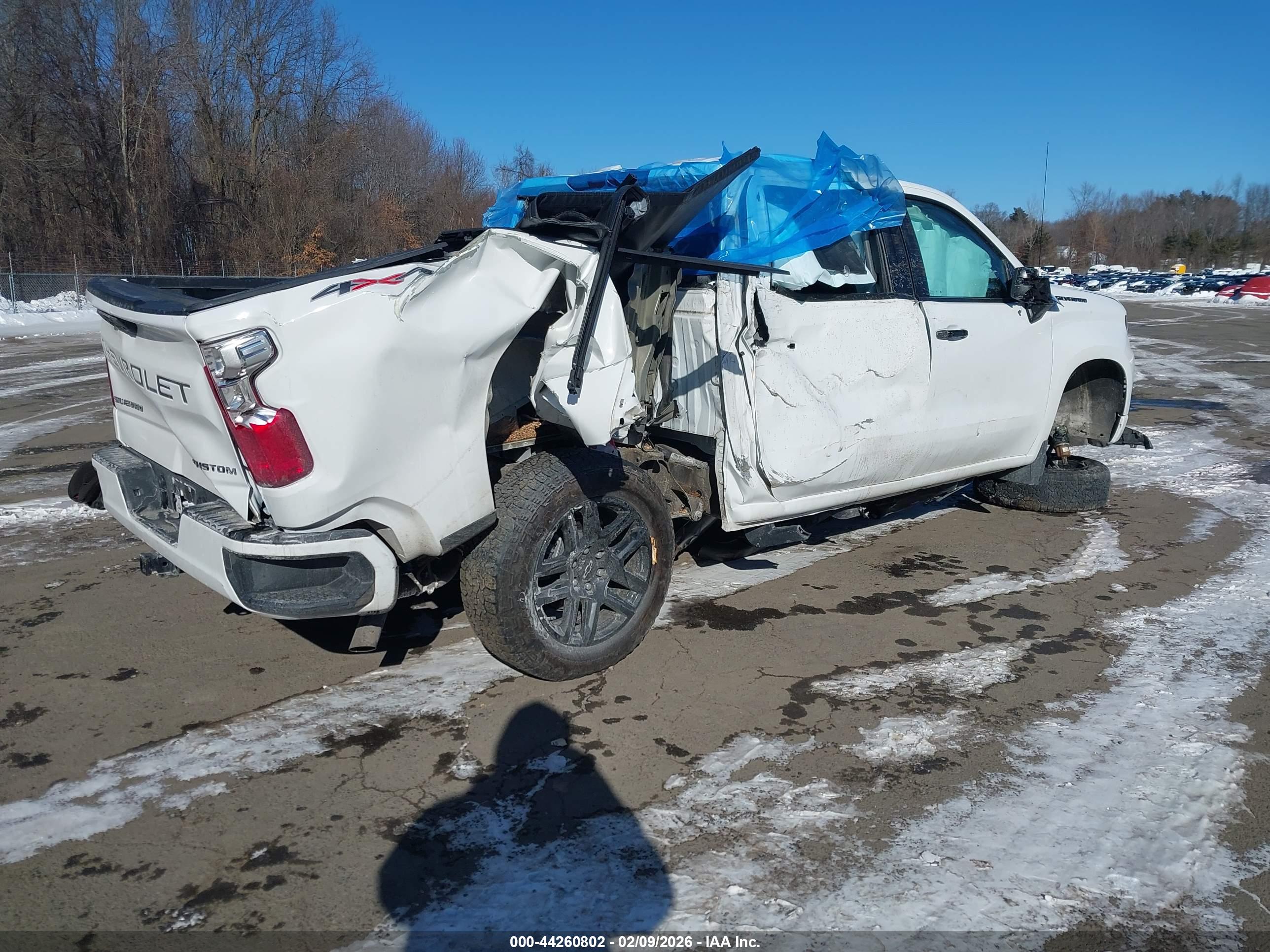 CHEVROLET SILVERADO image 4