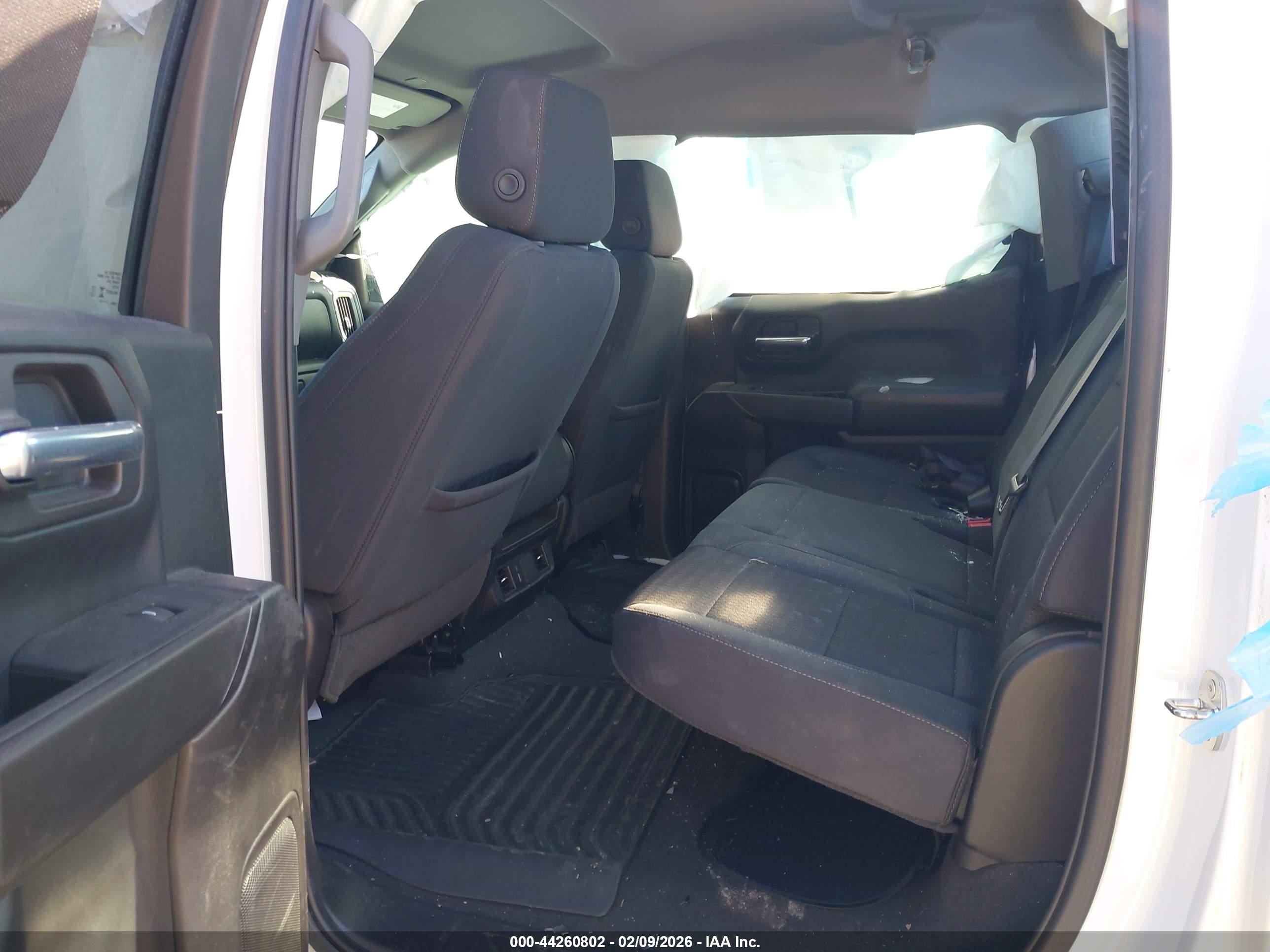 CHEVROLET SILVERADO image 8