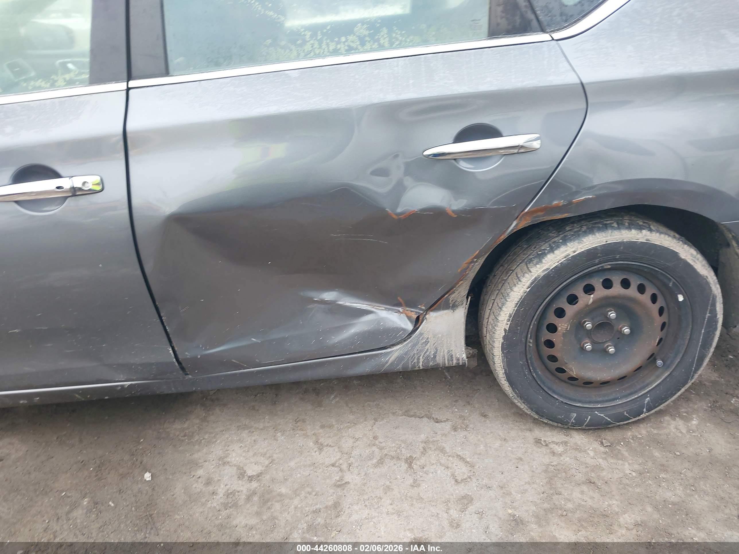 NISSAN SENTRA image 6