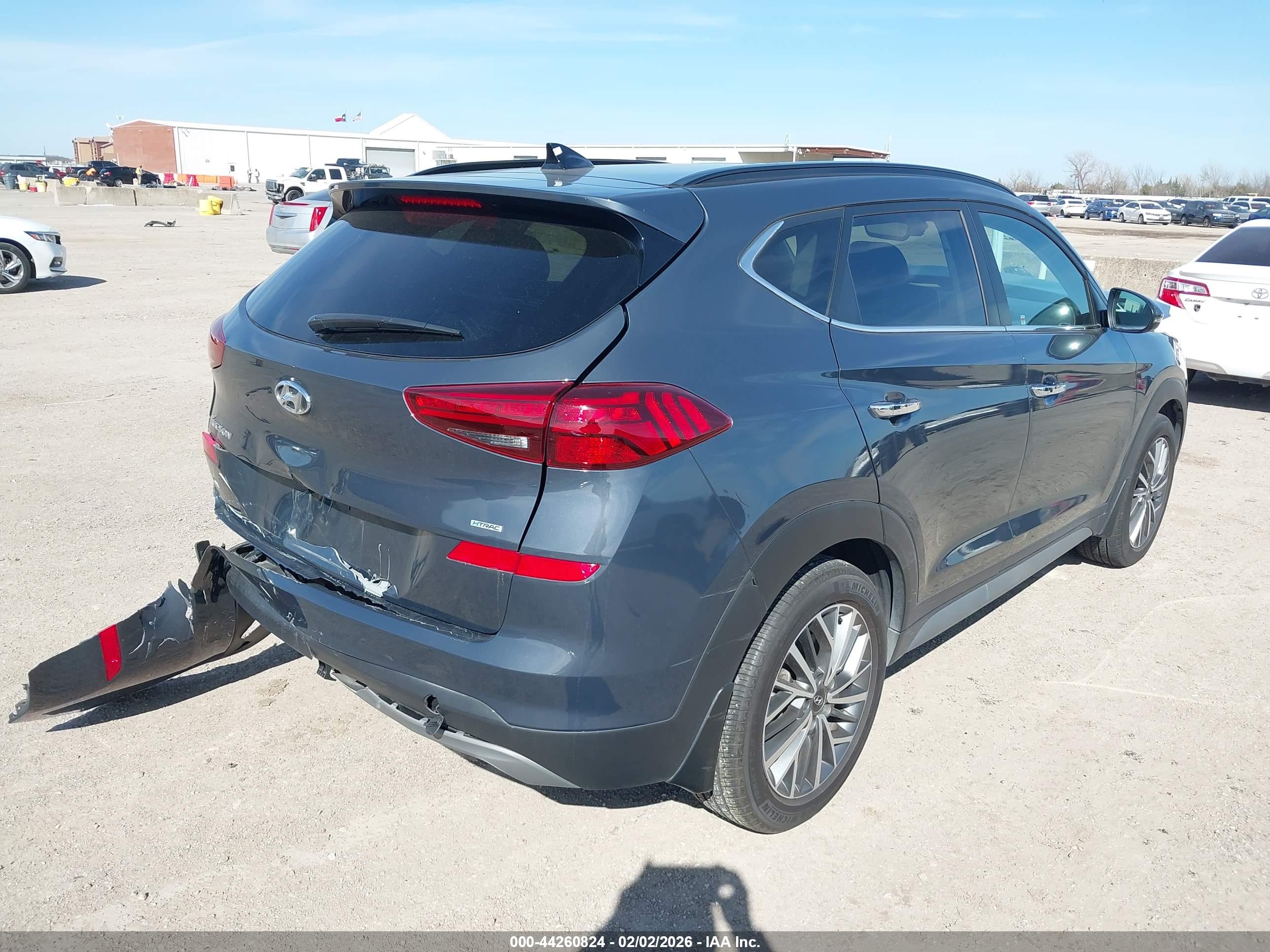 HYUNDAI TUCSON image 4
